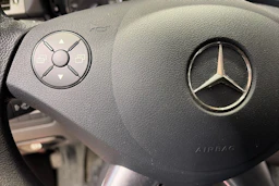 punainen Mercedes-Benz Vito 2013 kuva 20.