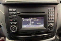 punainen Mercedes-Benz Vito 2013 kuva 23.