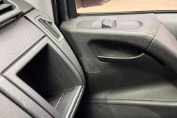 punainen Mercedes-Benz Vito 2013 kuva 25.