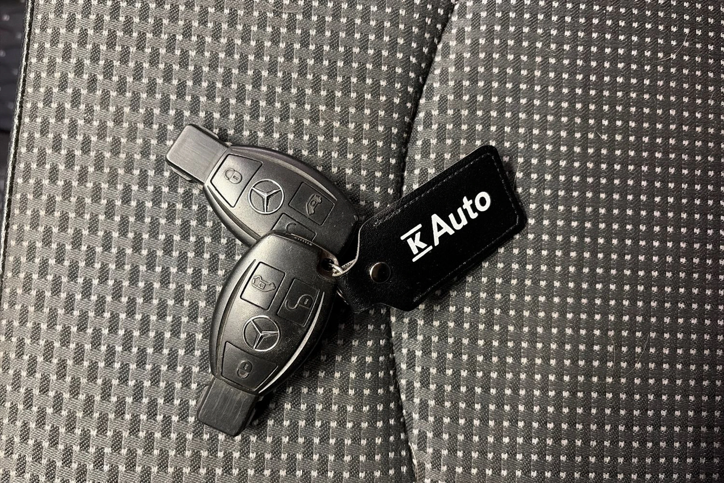 punainen Mercedes-Benz Vito 2013 kuva 26.