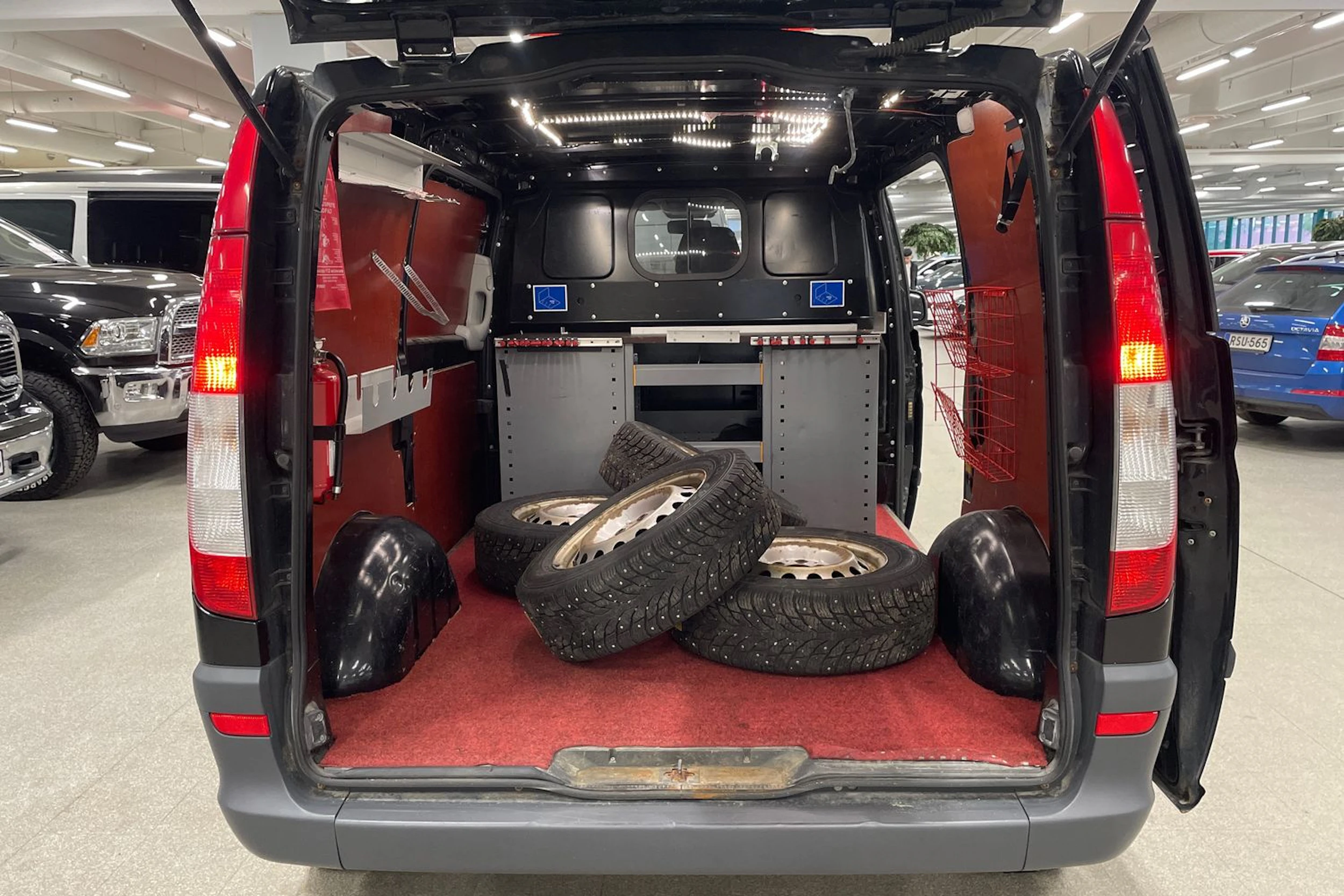 musta Mercedes-Benz Vito 2014 kuva 21.