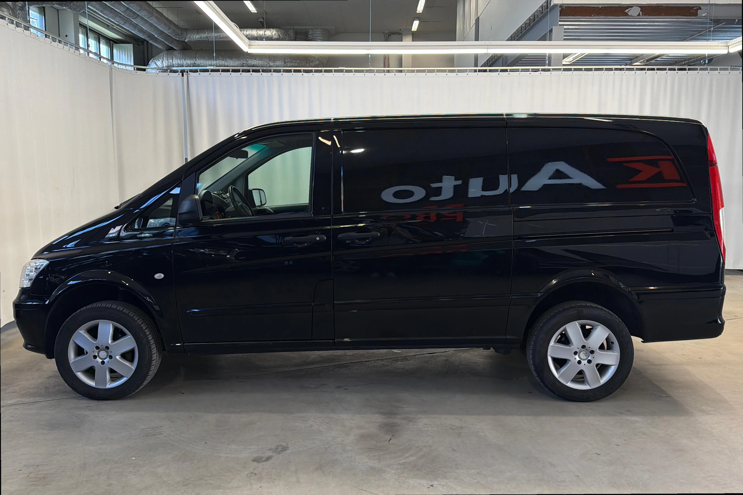 musta Mercedes-Benz Vito 2014 kuva 6.