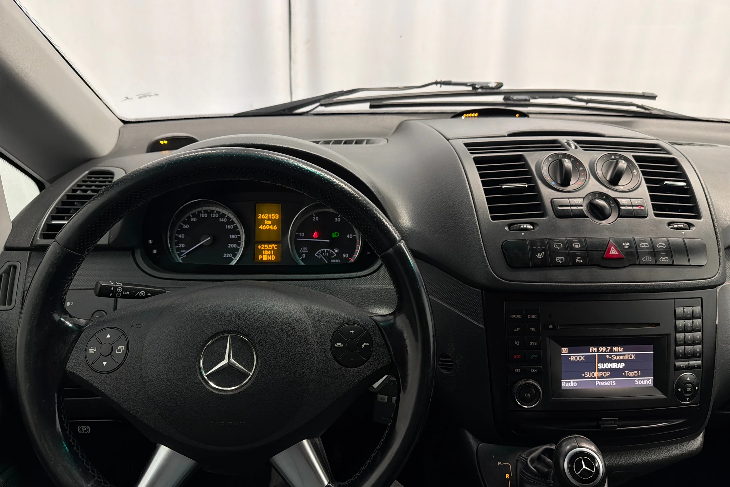 musta Mercedes-Benz Vito 2014 kuva 17.