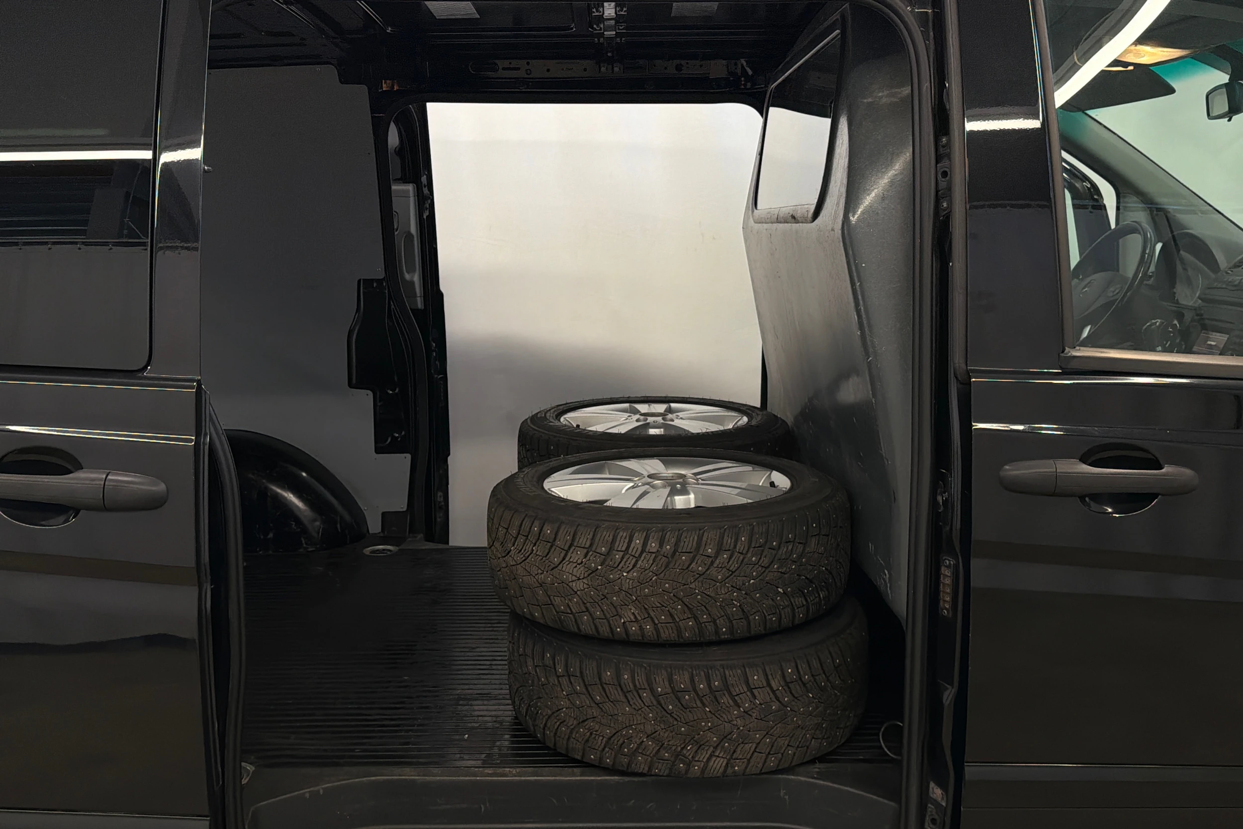 musta Mercedes-Benz Vito 2014 kuva 19.