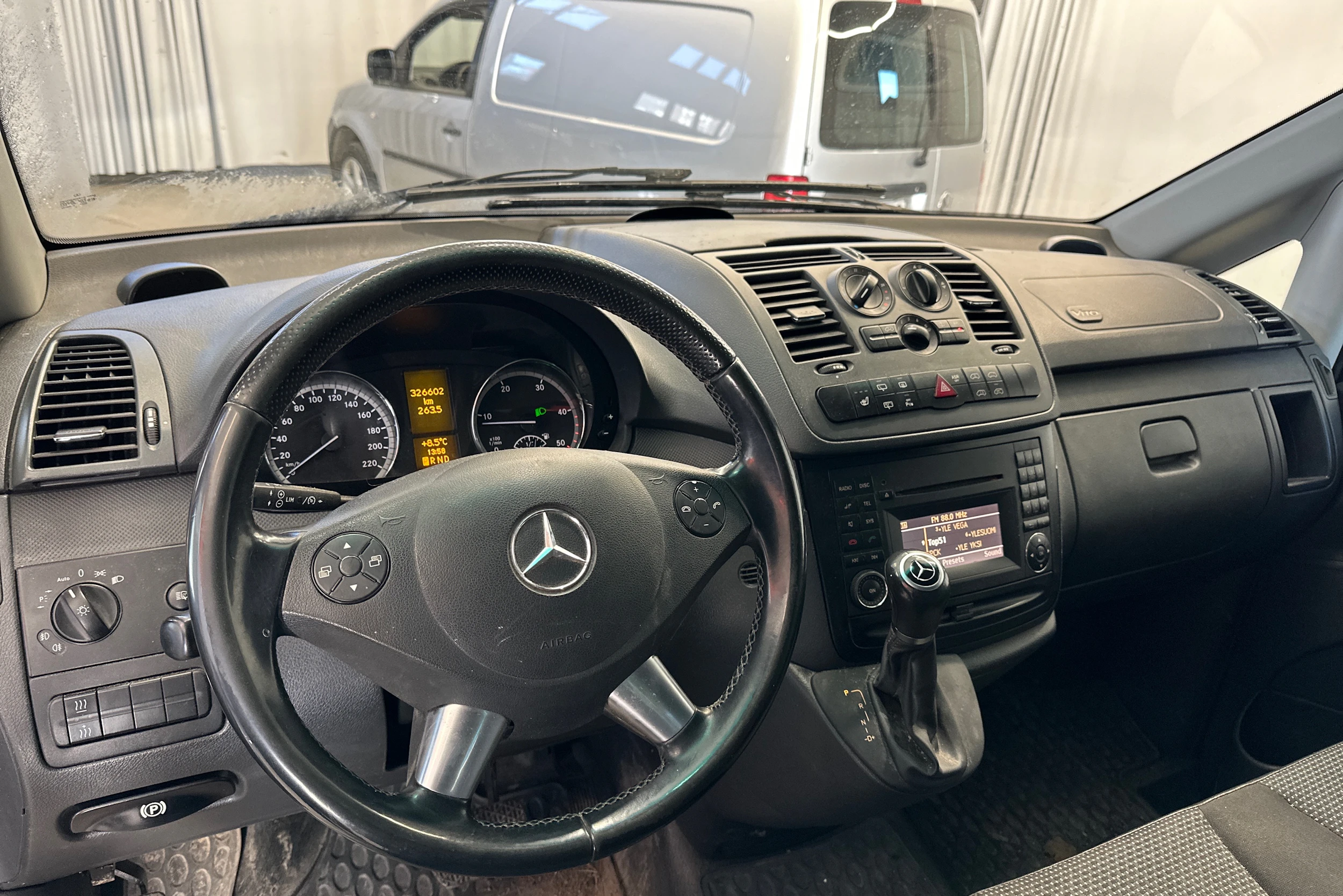 harmaa Mercedes-Benz Vito 2014 kuva 4.