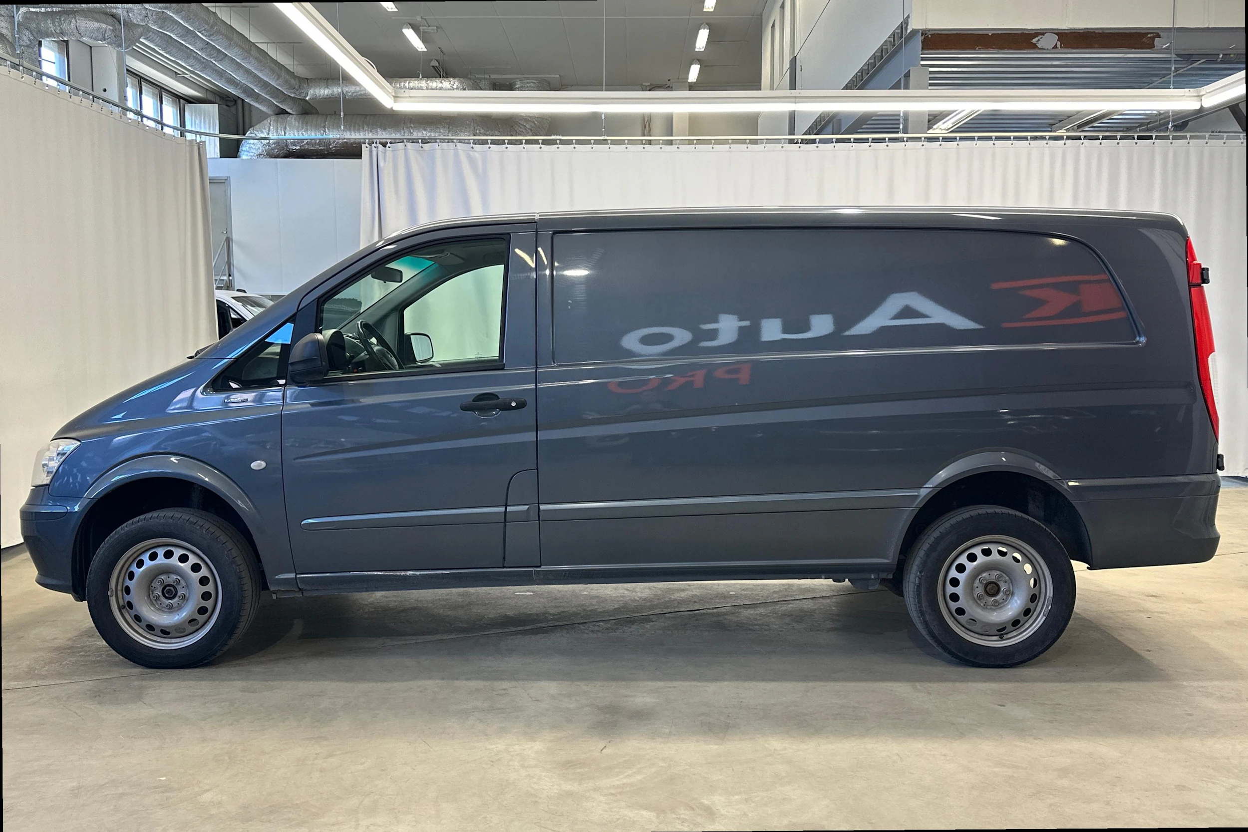 harmaa Mercedes-Benz Vito 2014 kuva 6.