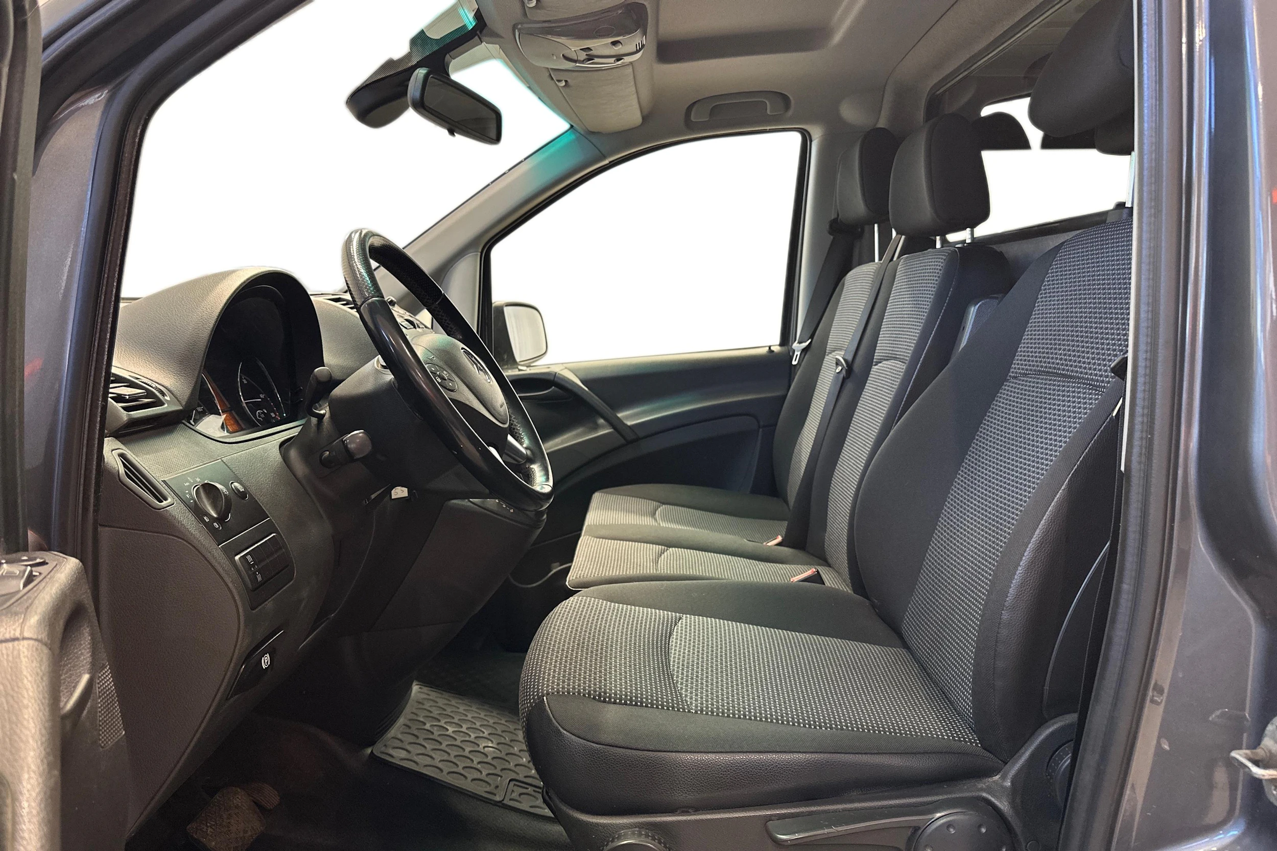 harmaa Mercedes-Benz Vito 2014 kuva 8.