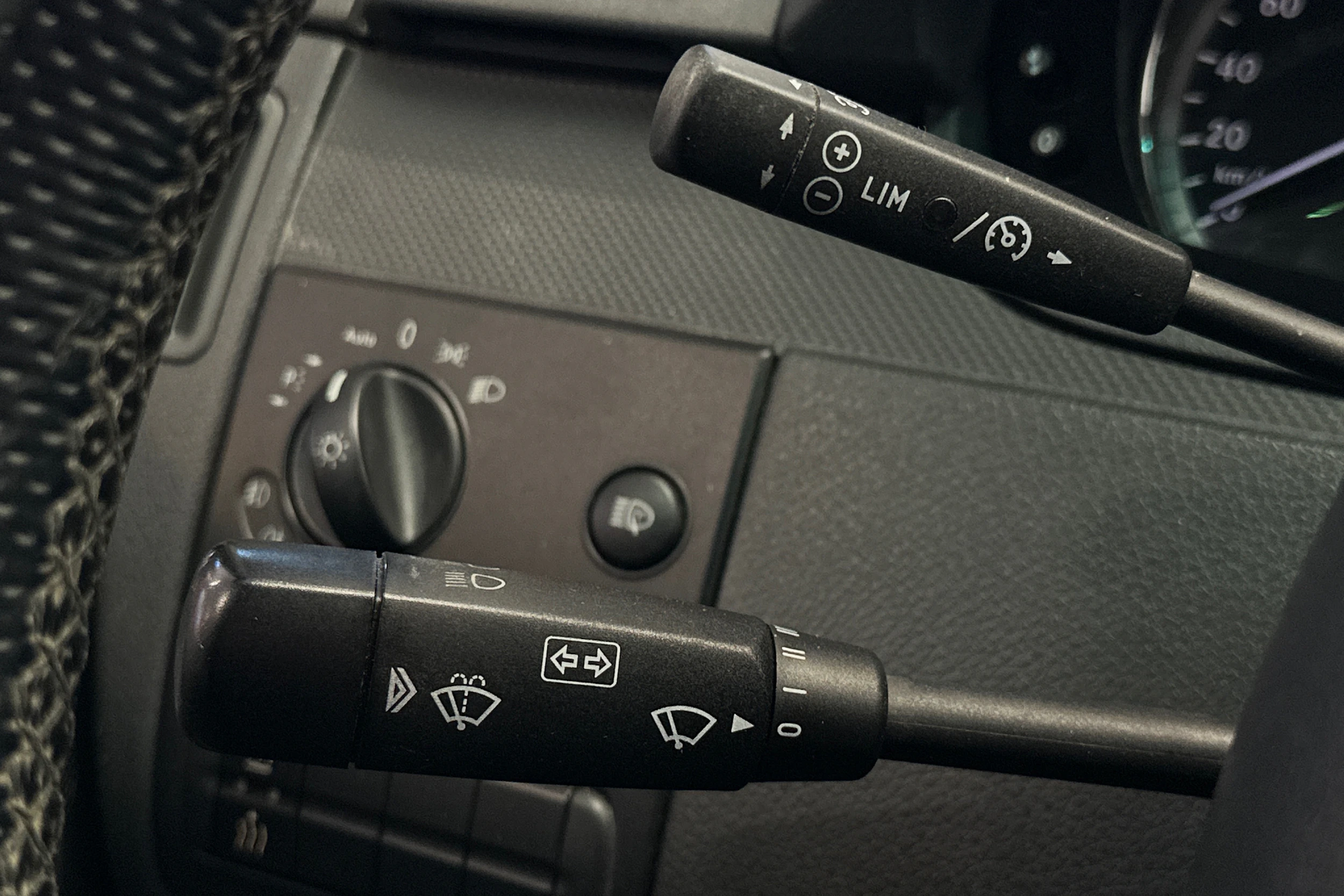 harmaa Mercedes-Benz Vito 2014 kuva 12.