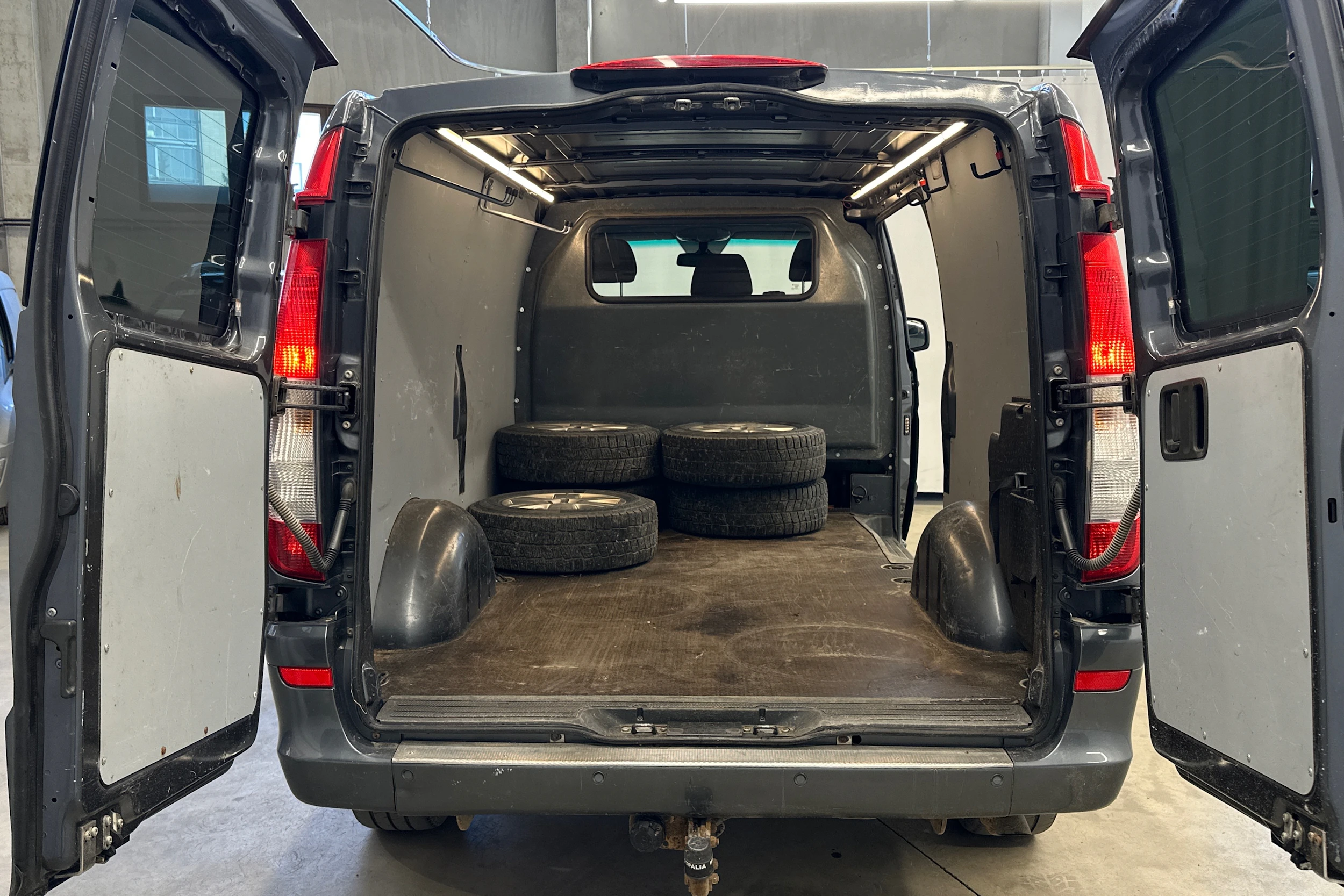 harmaa Mercedes-Benz Vito 2014 kuva 20.