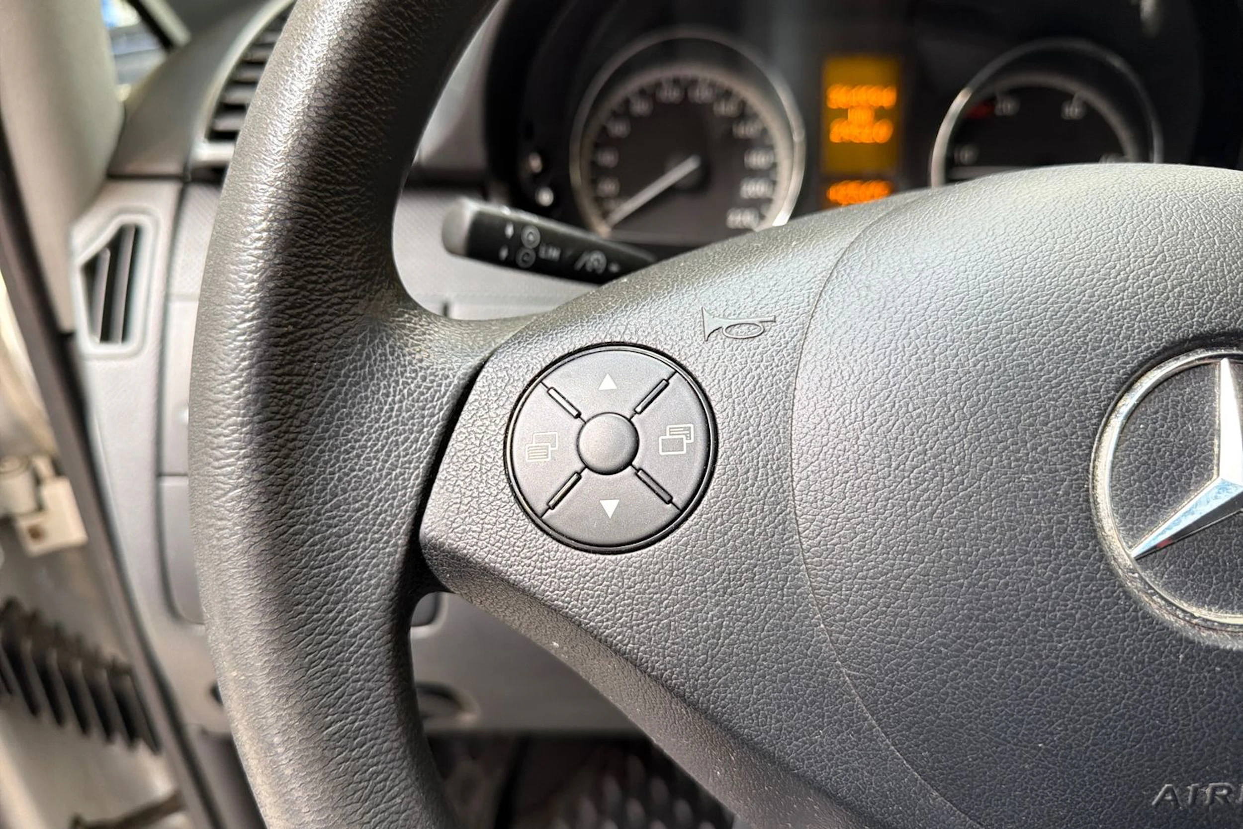 valkoinen Mercedes-Benz Vito 2014 kuva 13.