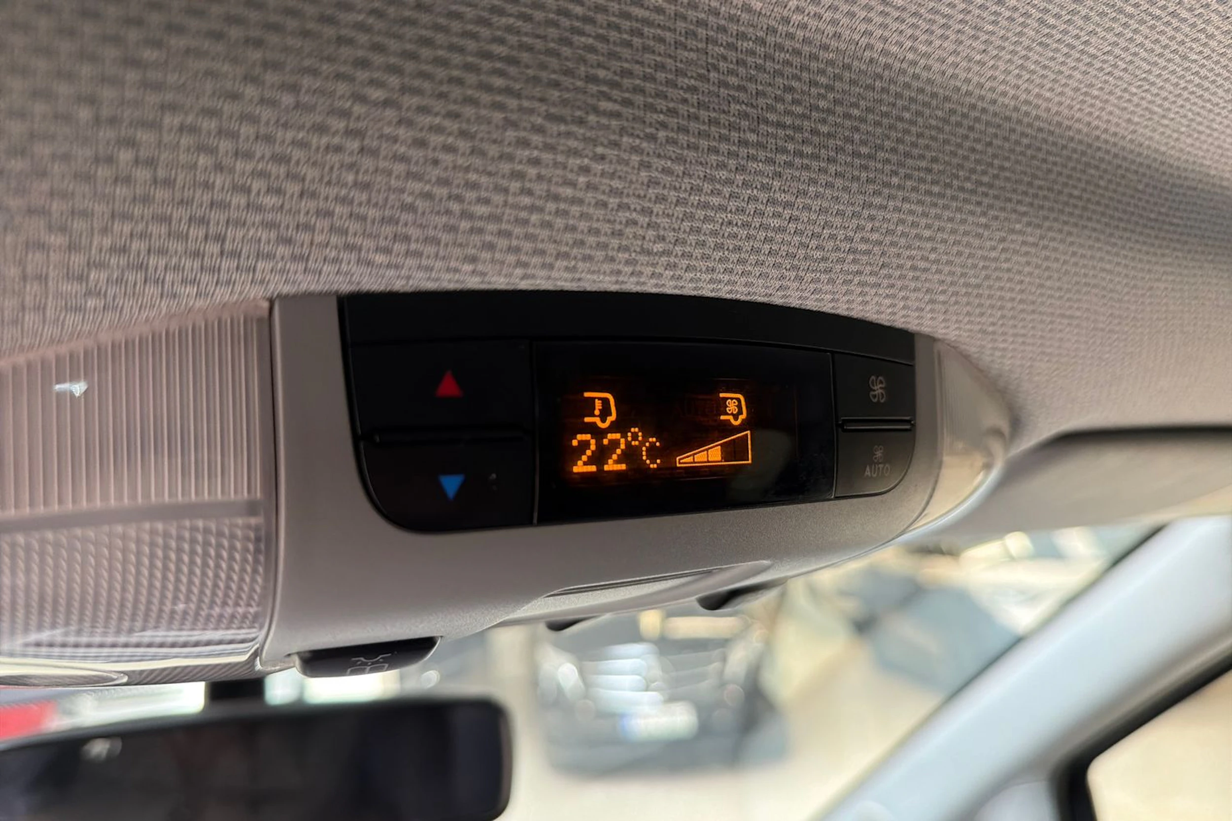 valkoinen Mercedes-Benz Vito 2014 kuva 19.