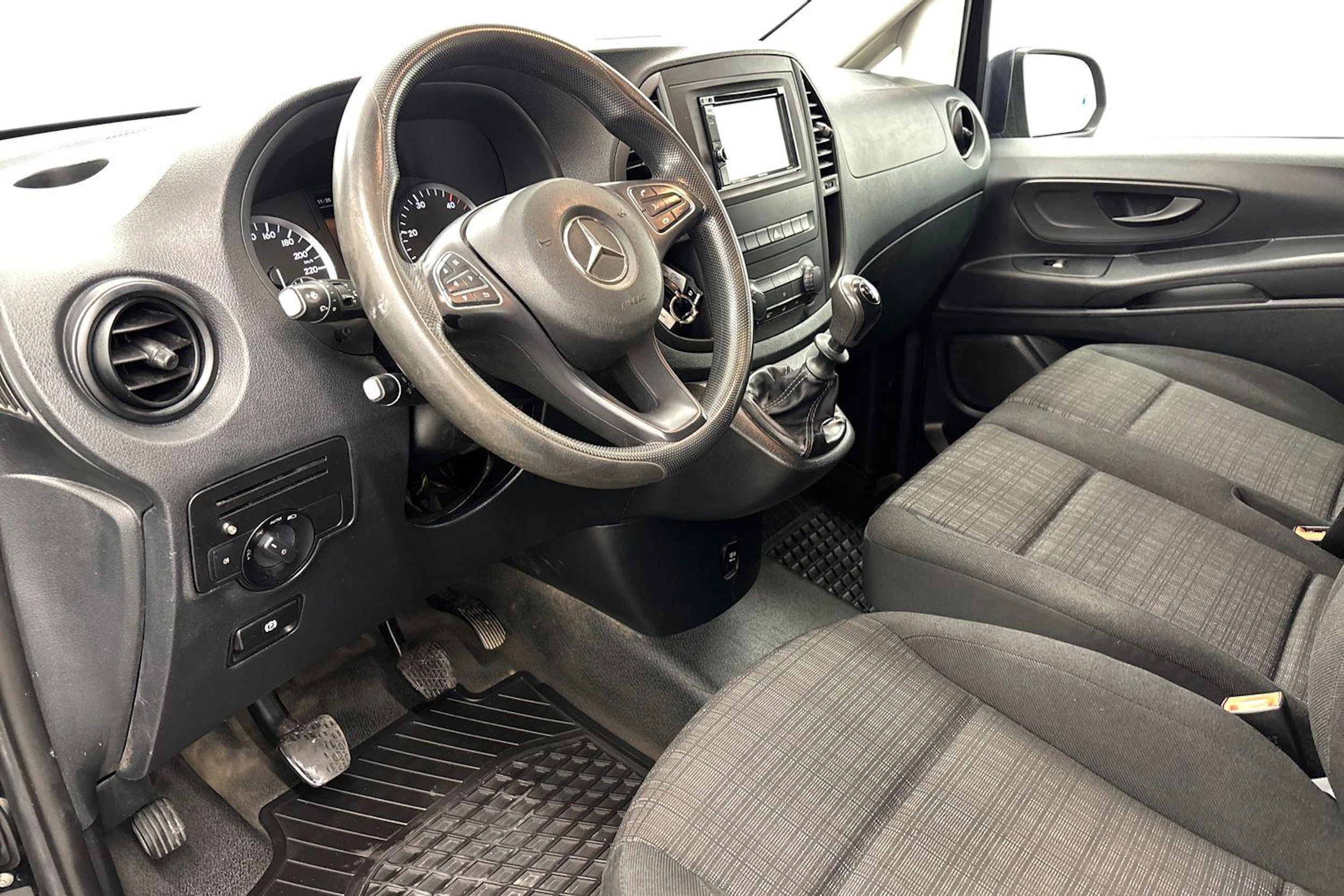musta Mercedes-Benz Vito 2014 kuva 8.