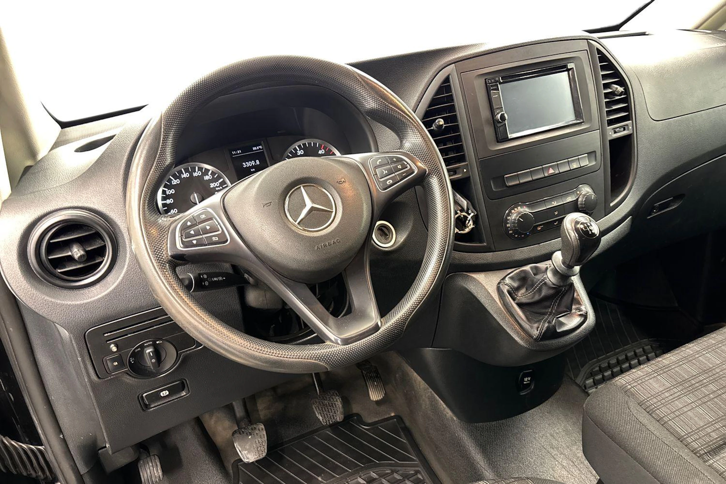 musta Mercedes-Benz Vito 2014 kuva 9.