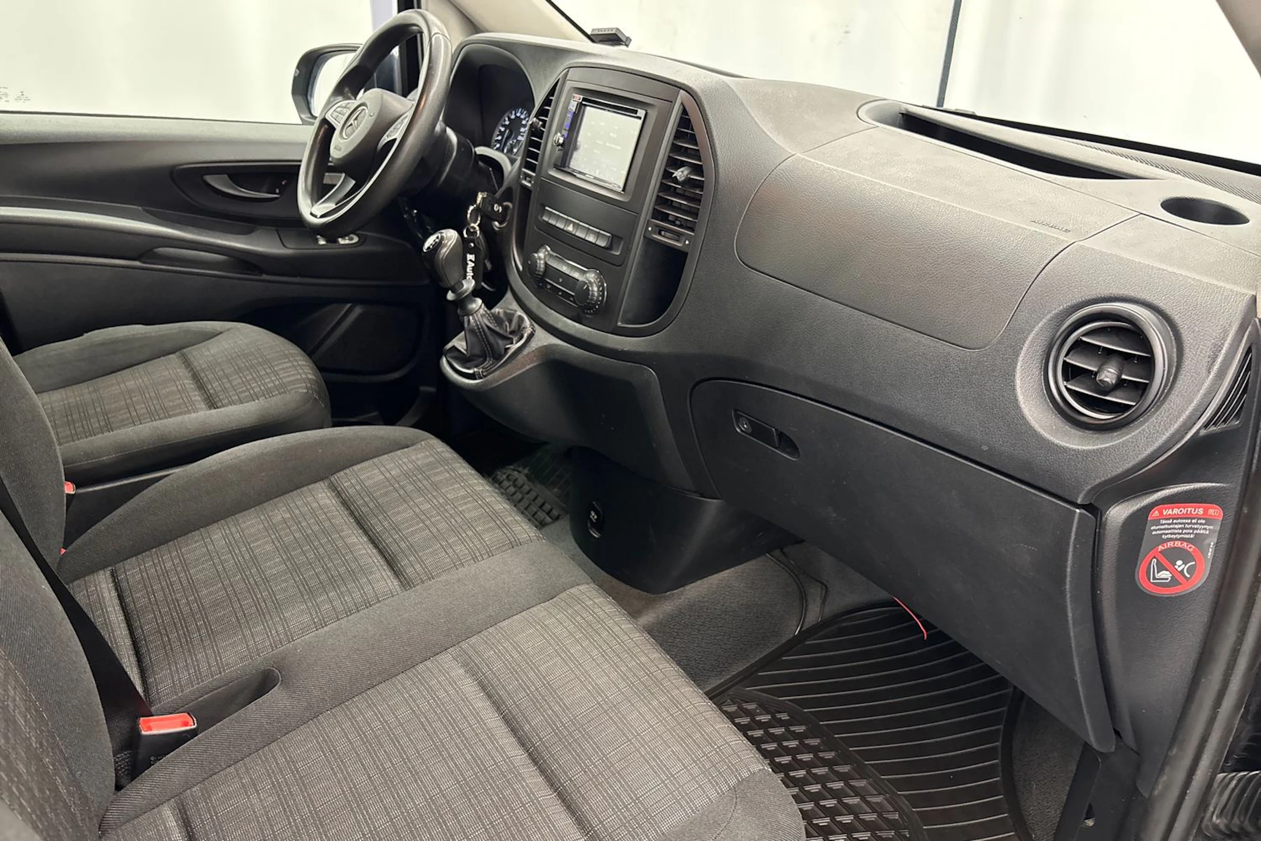 musta Mercedes-Benz Vito 2014 kuva 21.