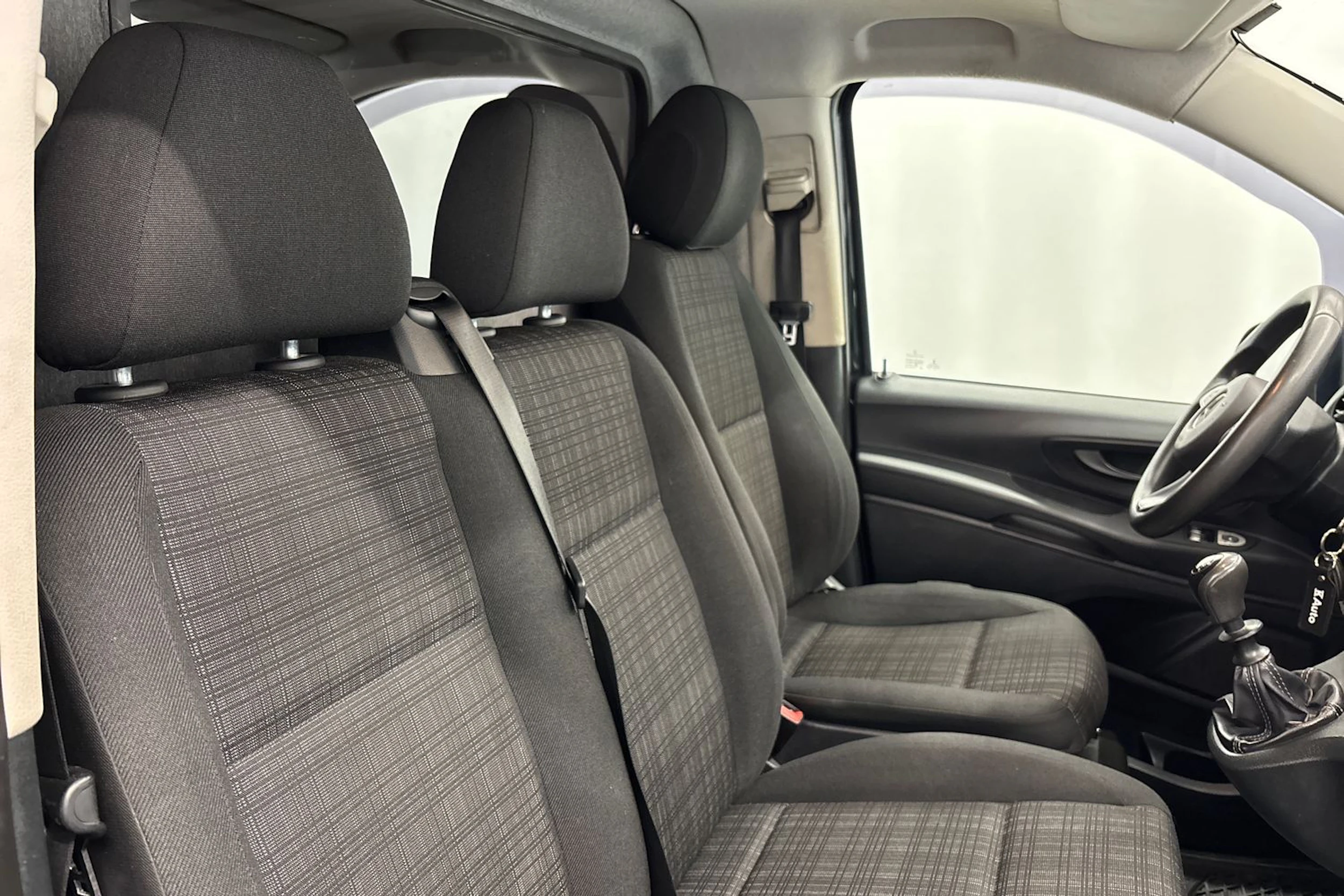musta Mercedes-Benz Vito 2014 kuva 22.