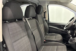 musta Mercedes-Benz Vito 2014 kuva 22.