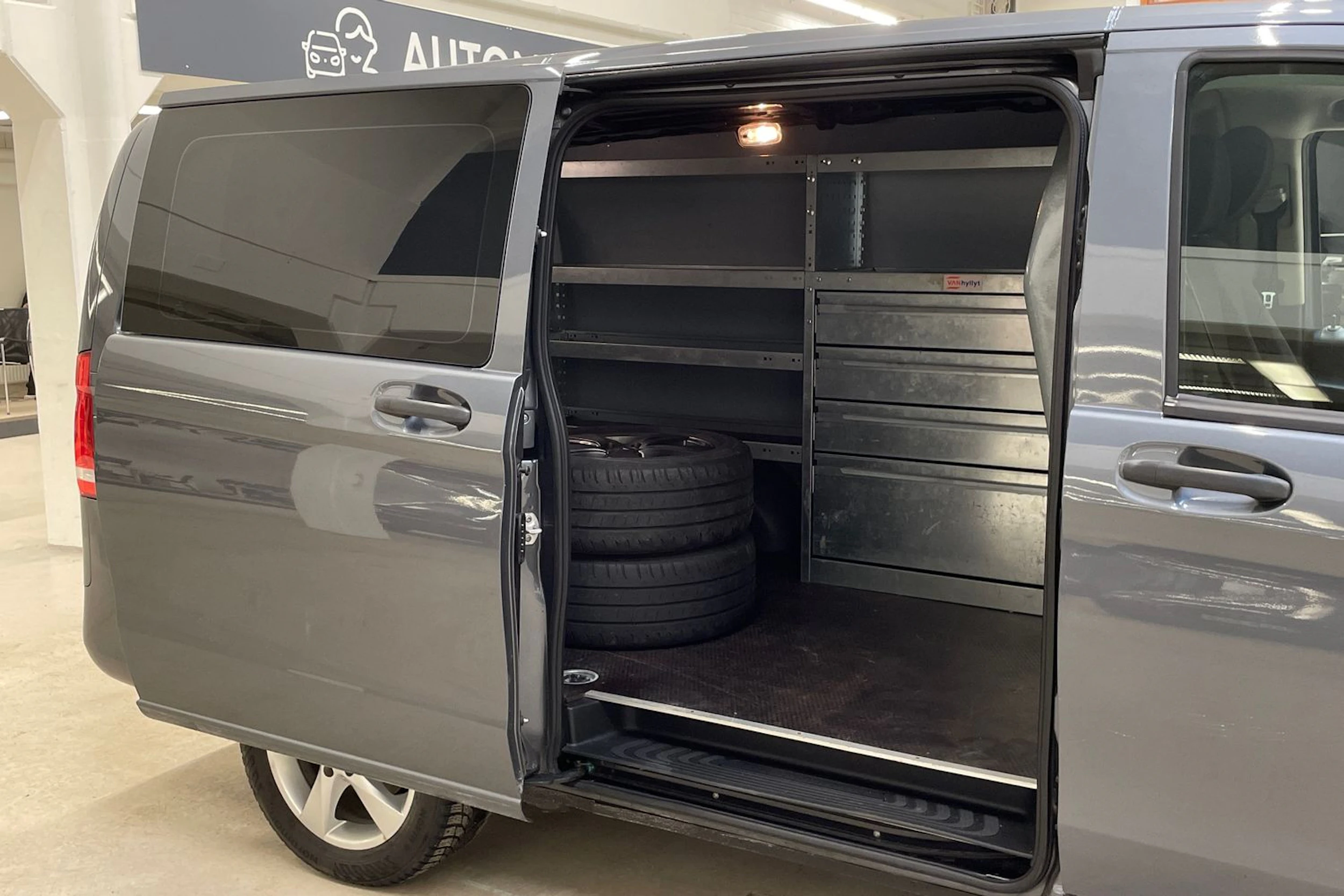 harmaa Mercedes-Benz Vito 2014 kuva 12.