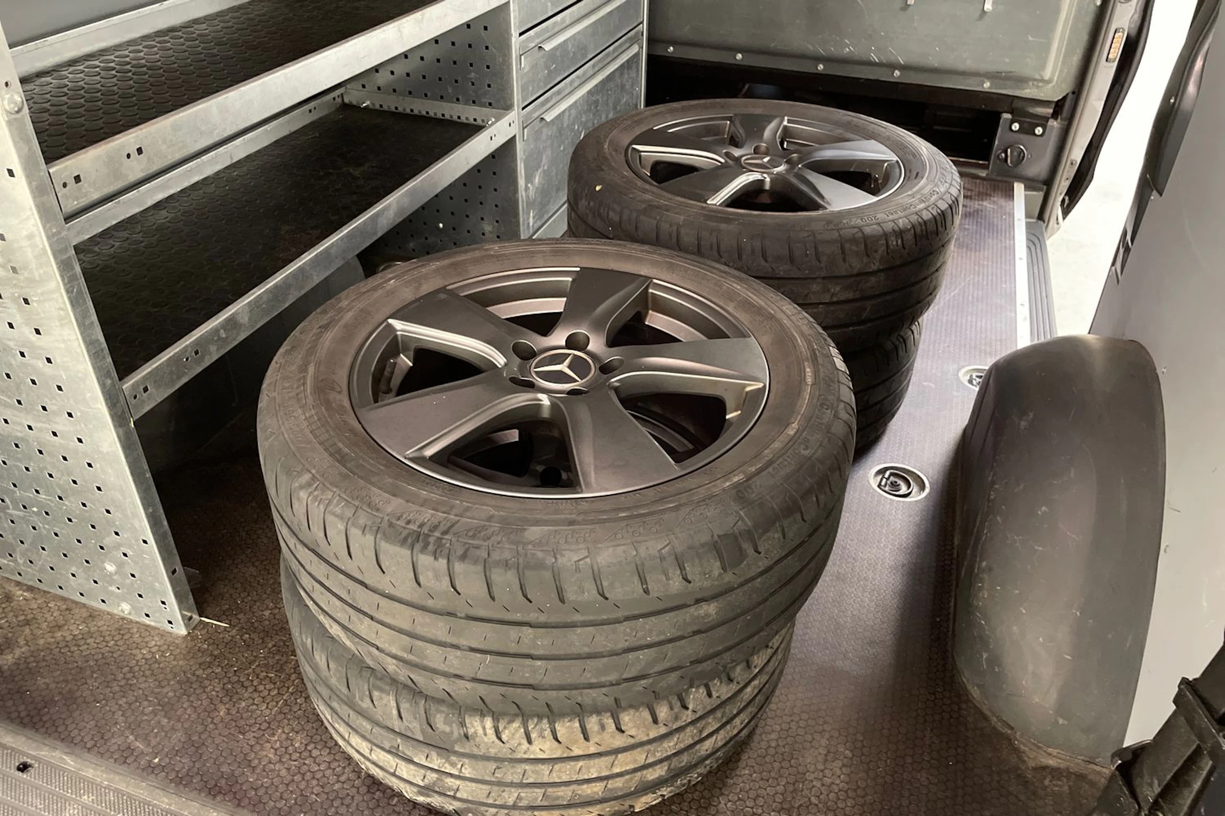 harmaa Mercedes-Benz Vito 2014 kuva 16.