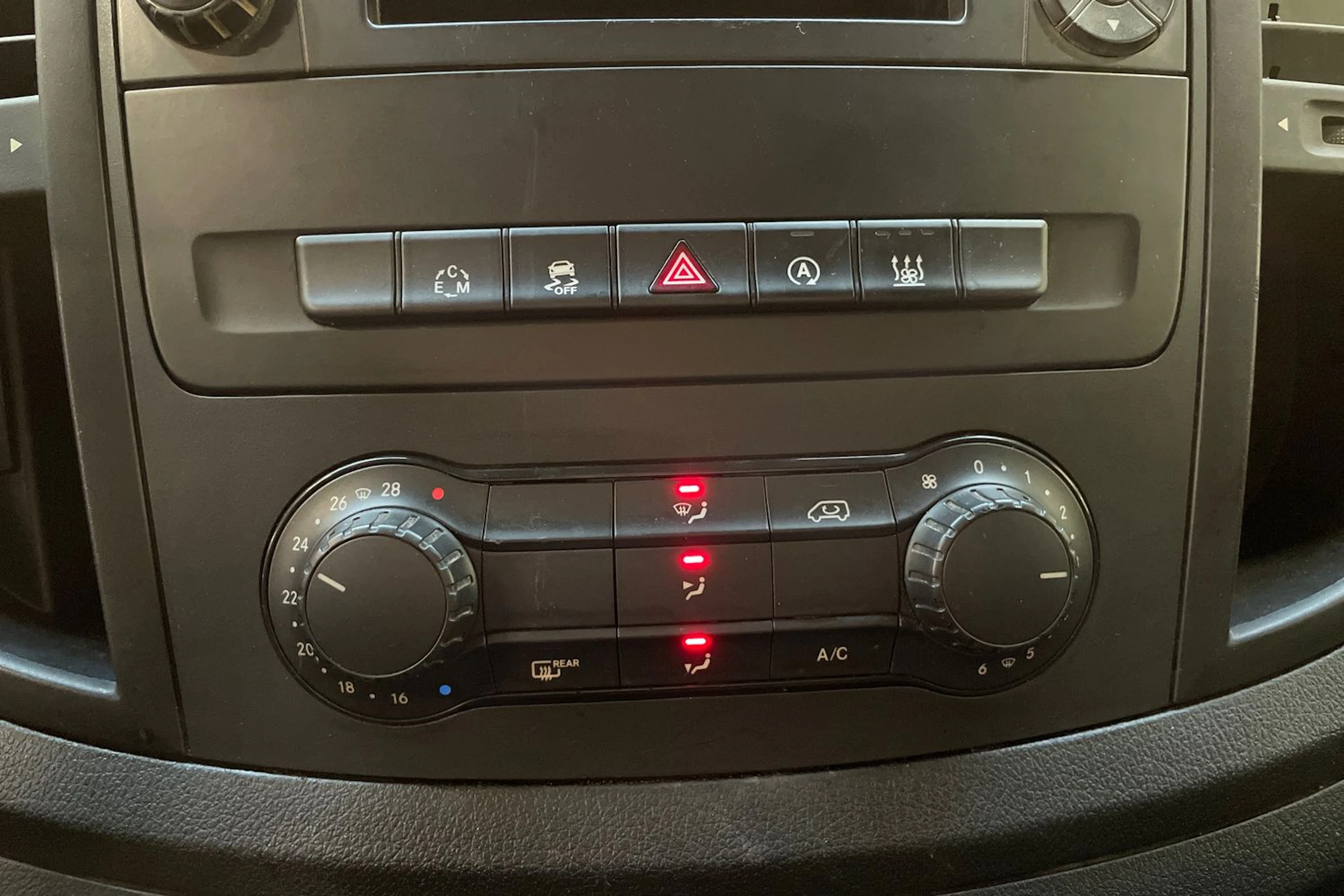 harmaa Mercedes-Benz Vito 2014 kuva 25.