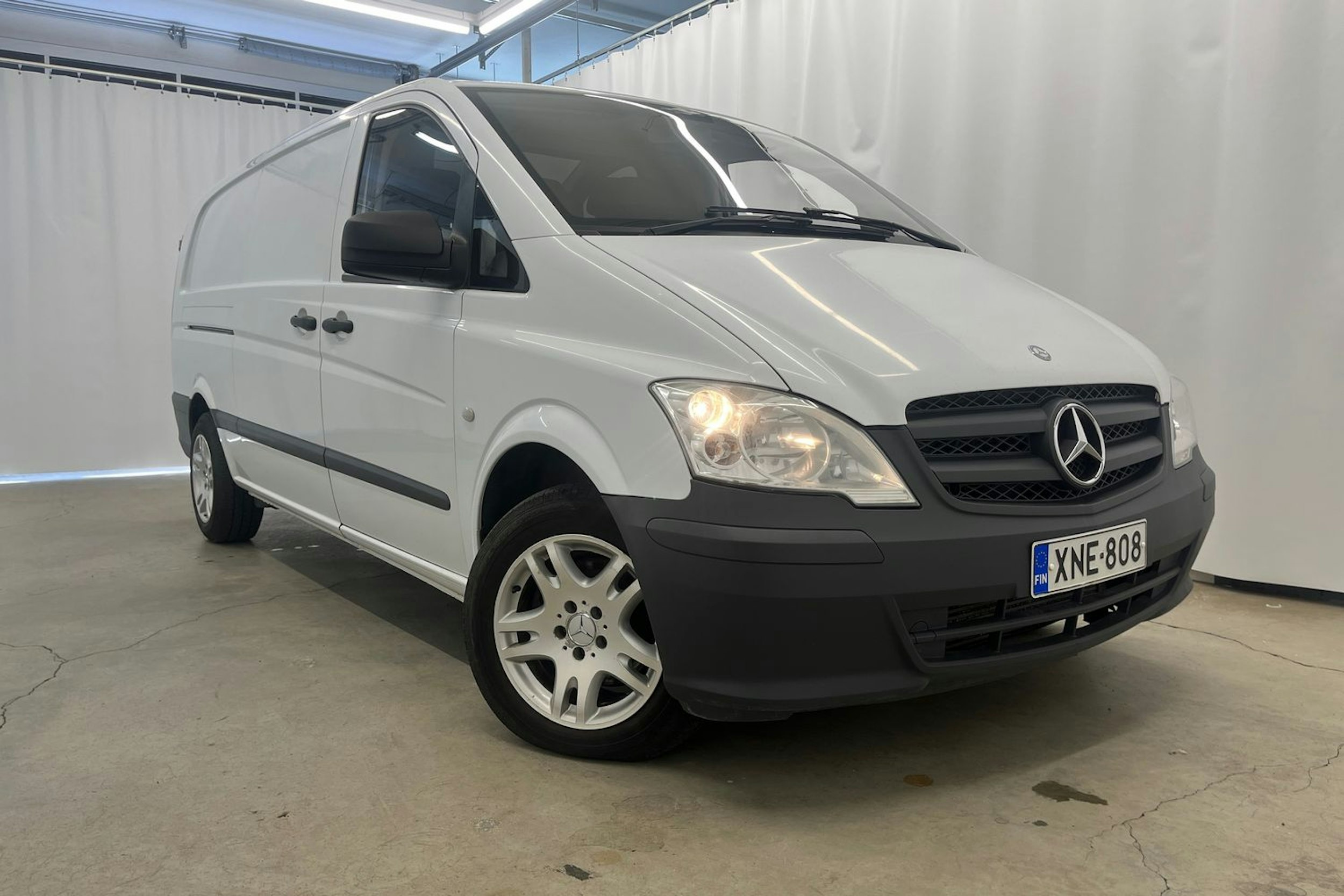 valkoinen Mercedes-Benz Vito 2014 kuva 25.