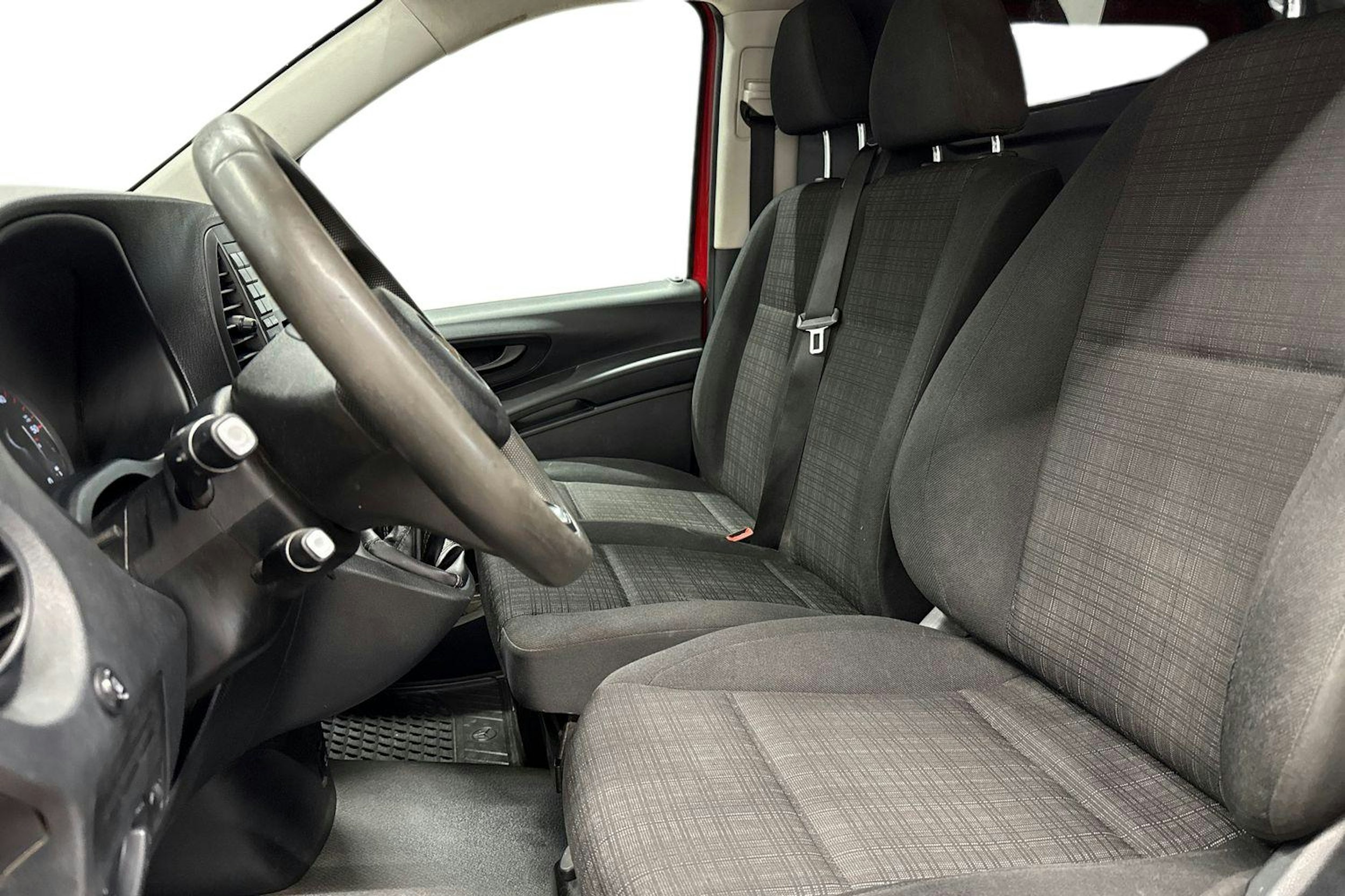 Punainen Mercedes-Benz VITO 2015 kuva 7.
