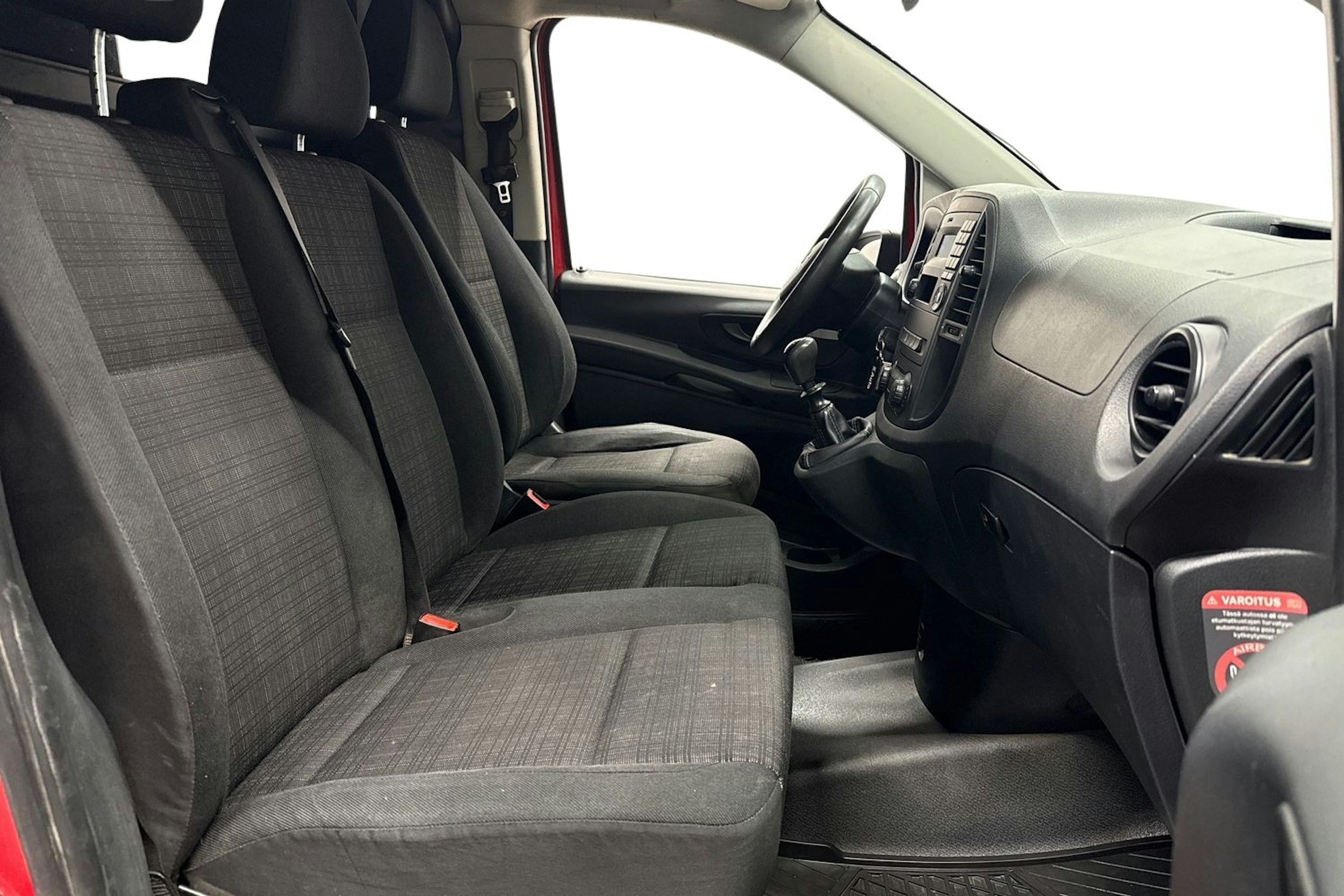 Punainen Mercedes-Benz VITO 2015 kuva 10.