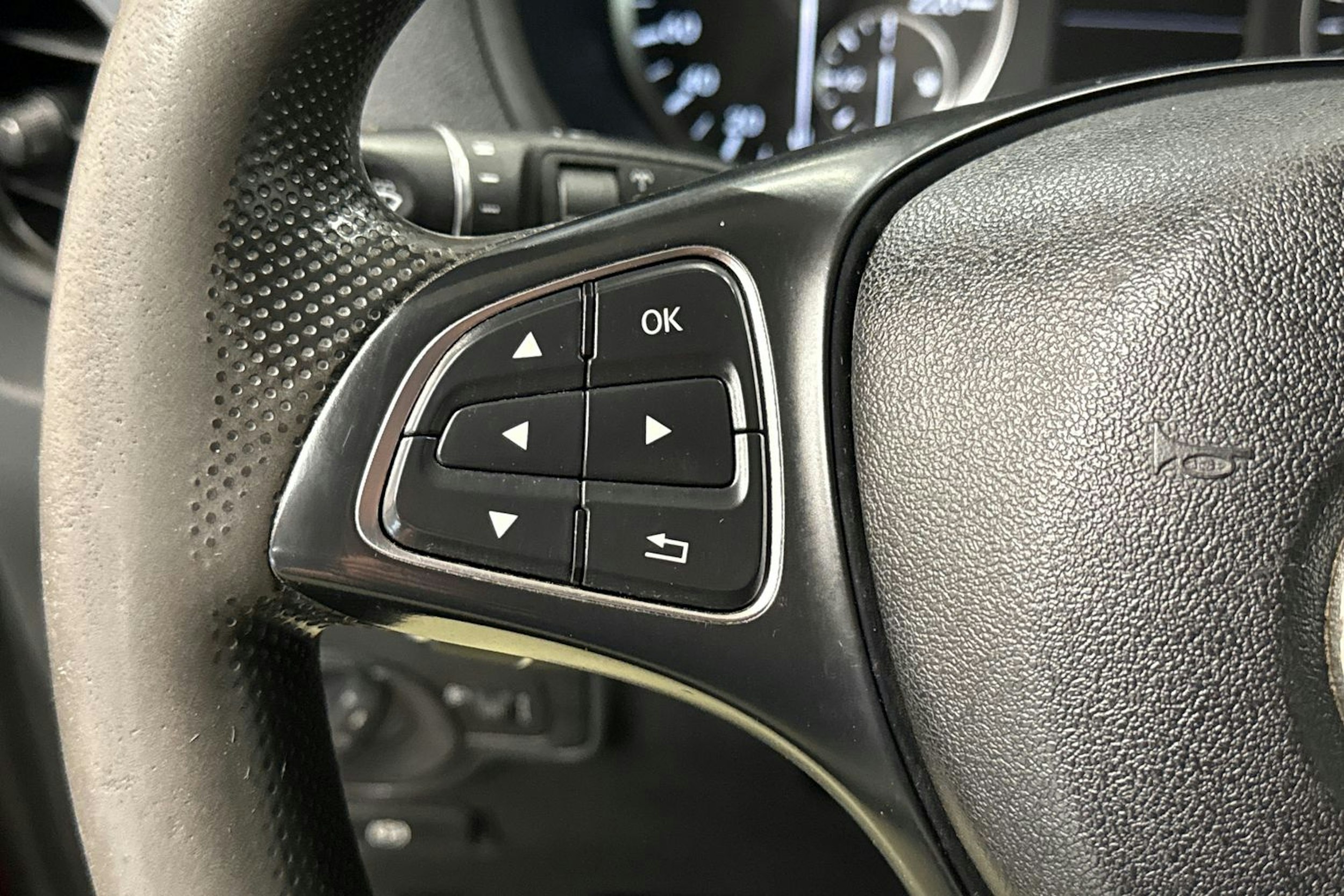 Punainen Mercedes-Benz VITO 2015 kuva 15.
