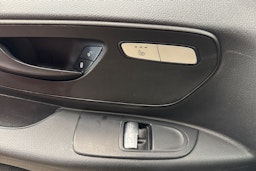 Punainen Mercedes-Benz VITO 2015 kuva 18.