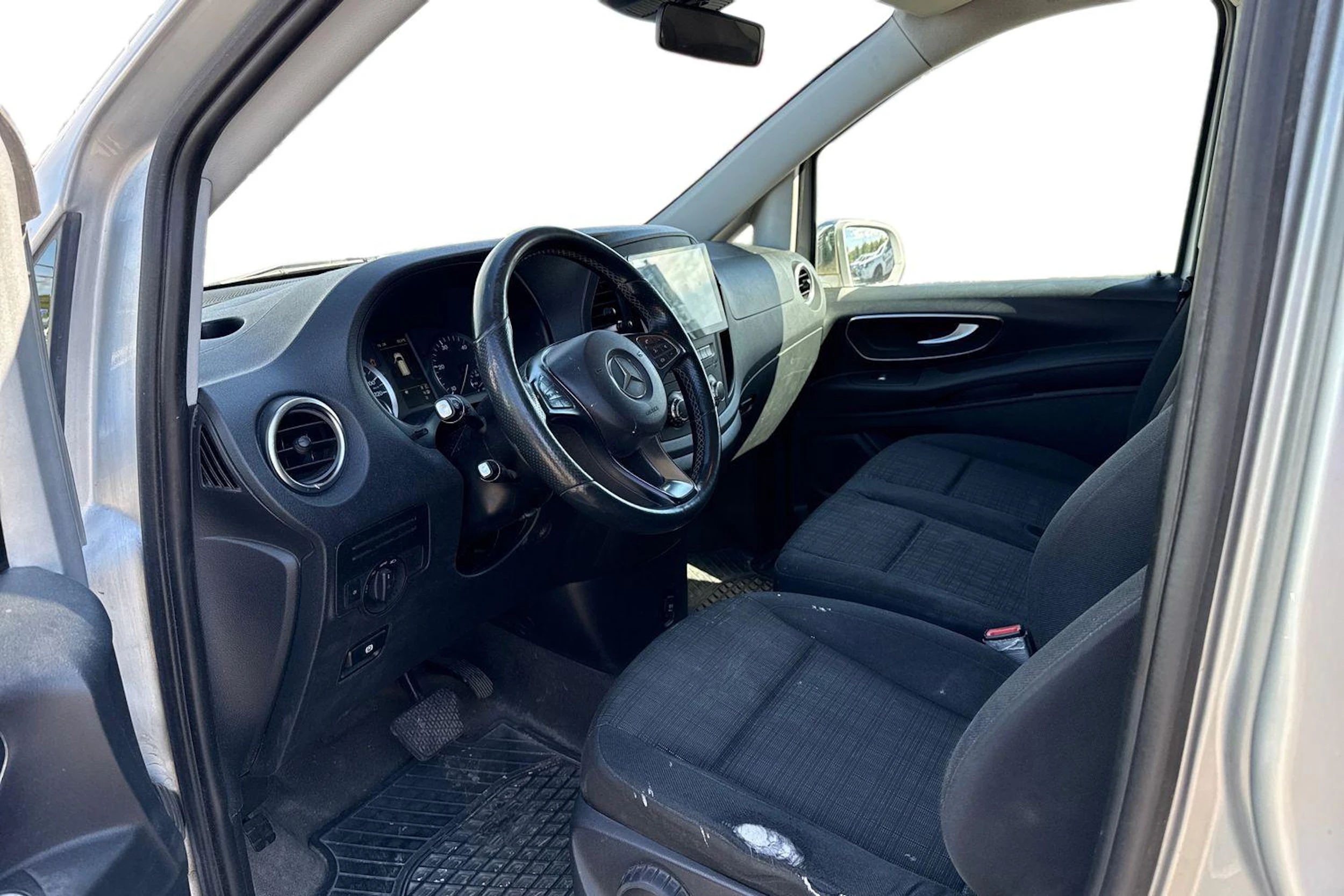 harmaa Mercedes-Benz Vito 2015 kuva 3.