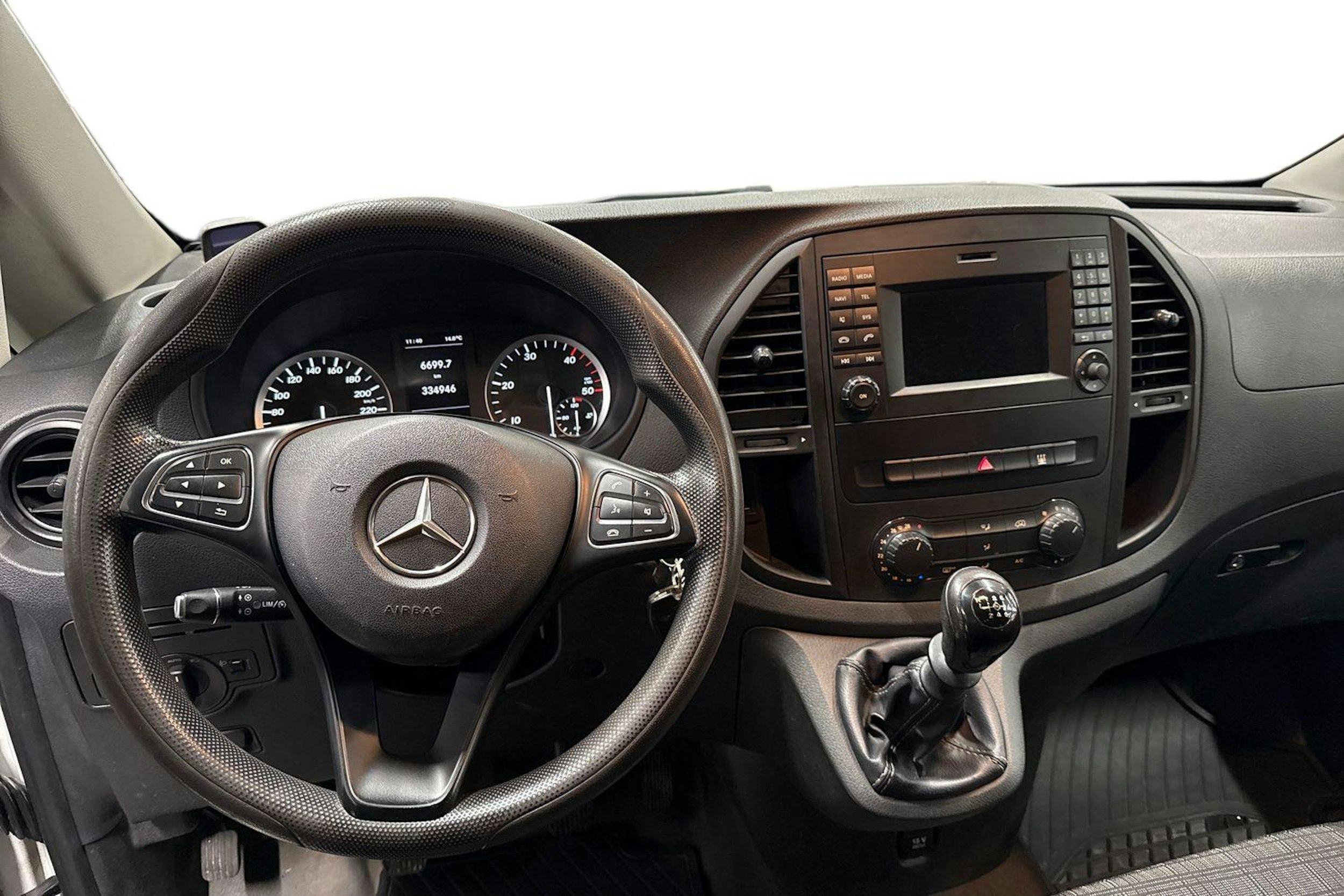 valkoinen Mercedes-Benz Vito 2015 kuva 7.