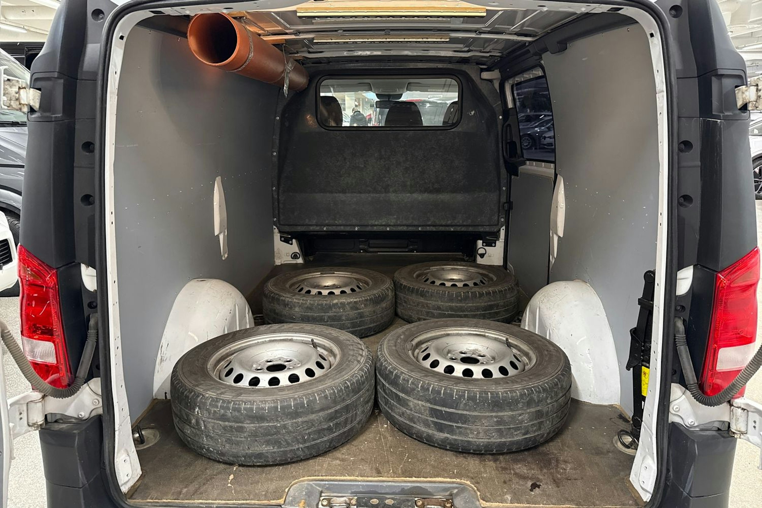 valkoinen Mercedes-Benz Vito 2015 kuva 11.