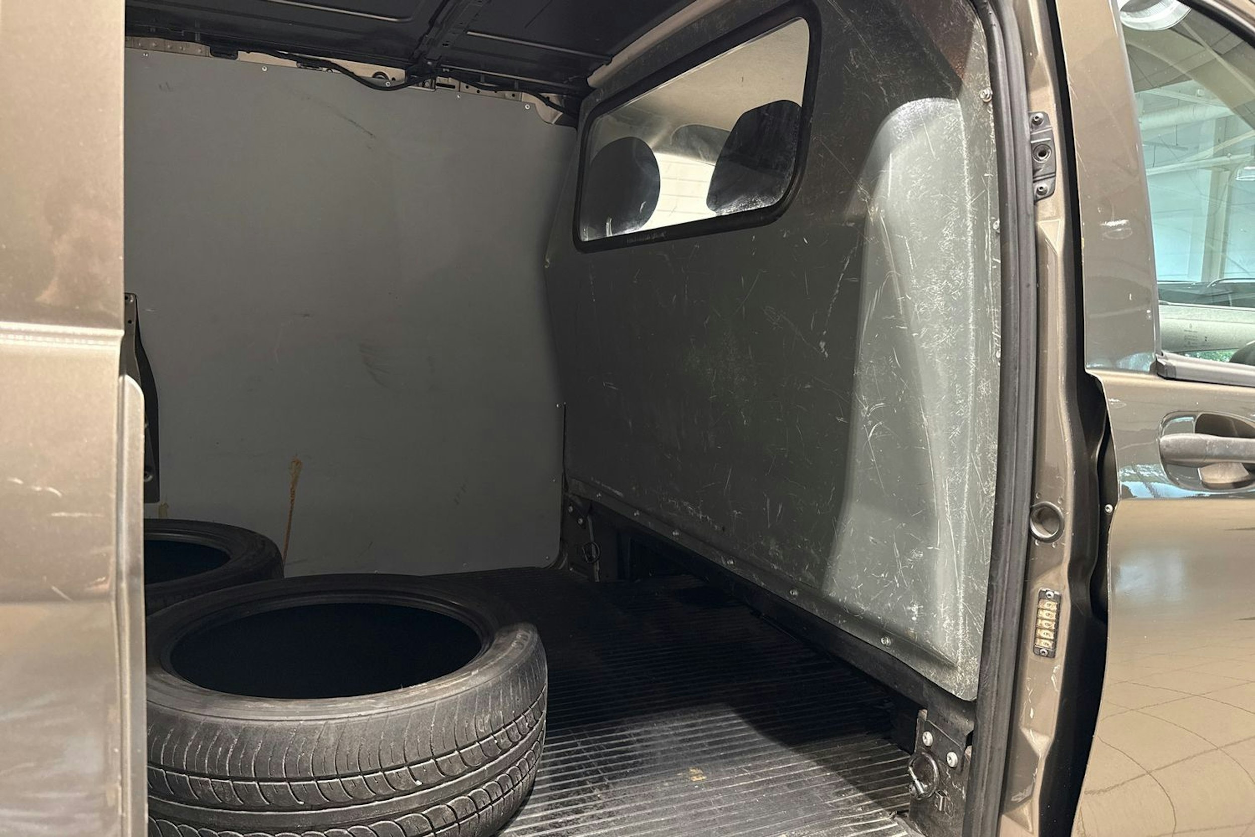 harmaa Mercedes-Benz Vito 2015 kuva 15.