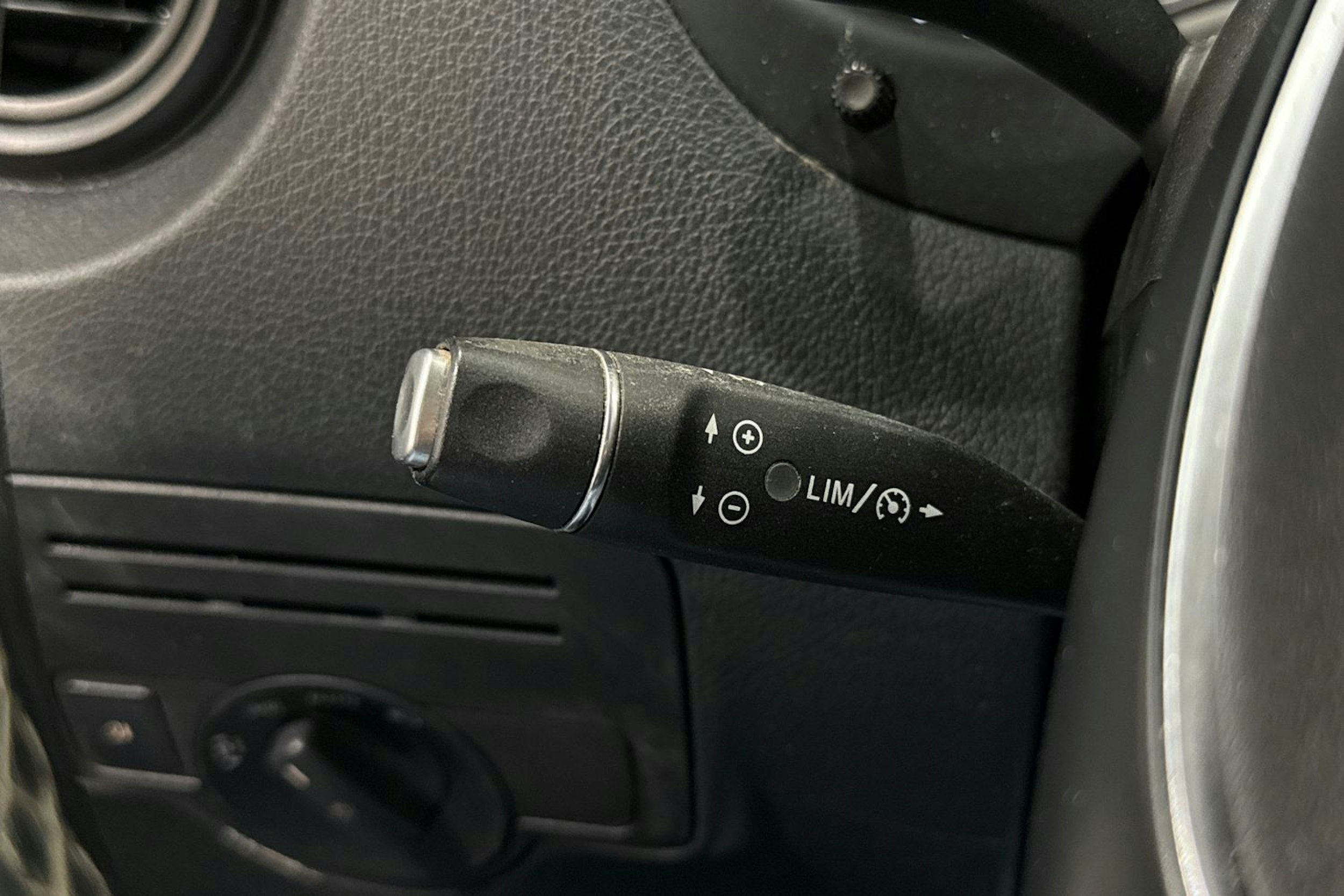 harmaa Mercedes-Benz Vito 2015 kuva 20.