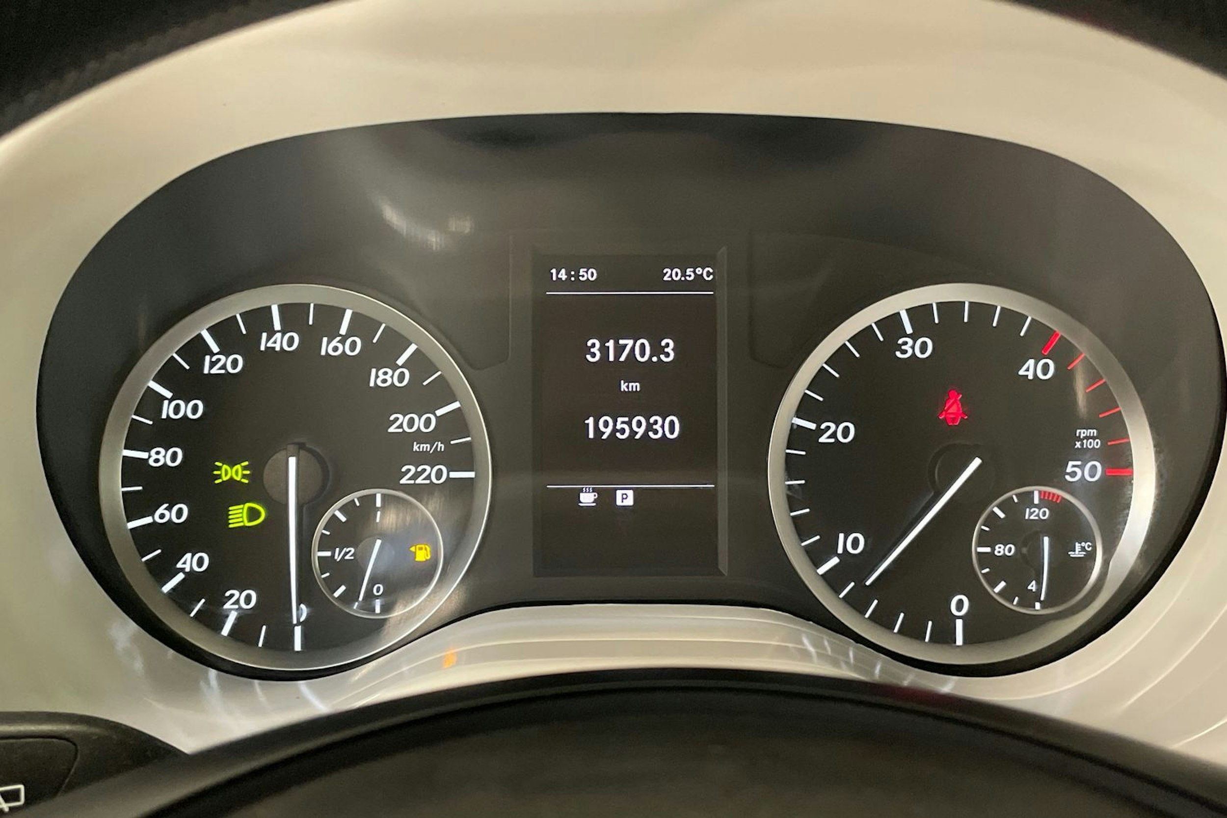 valkoinen Mercedes-Benz Vito 2015 kuva 17.