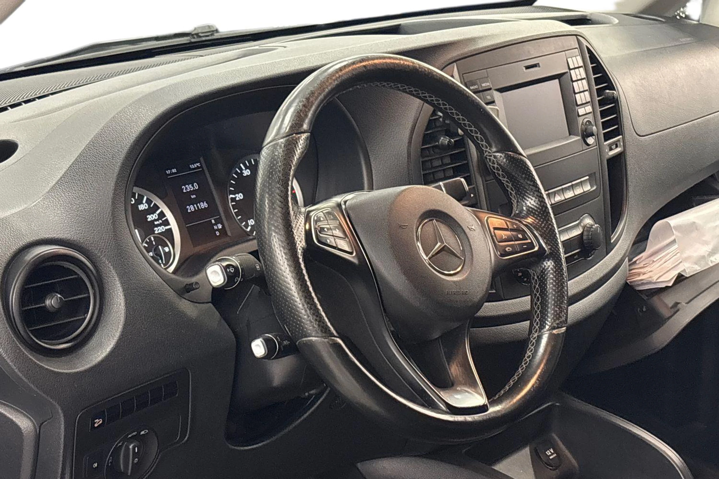 valkoinen Mercedes-Benz Vito 2015 kuva 3.