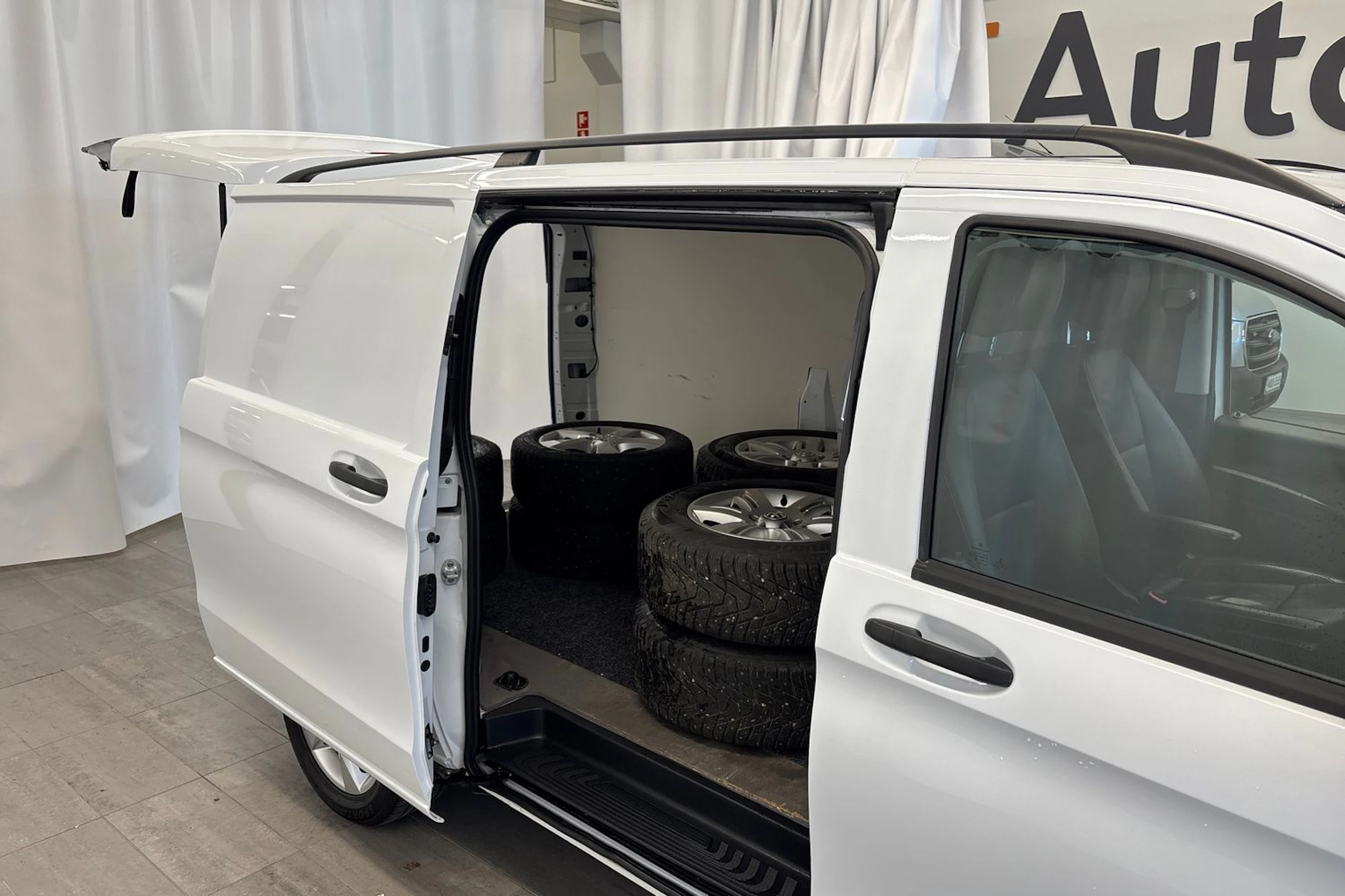 valkoinen Mercedes-Benz Vito 2015 kuva 11.