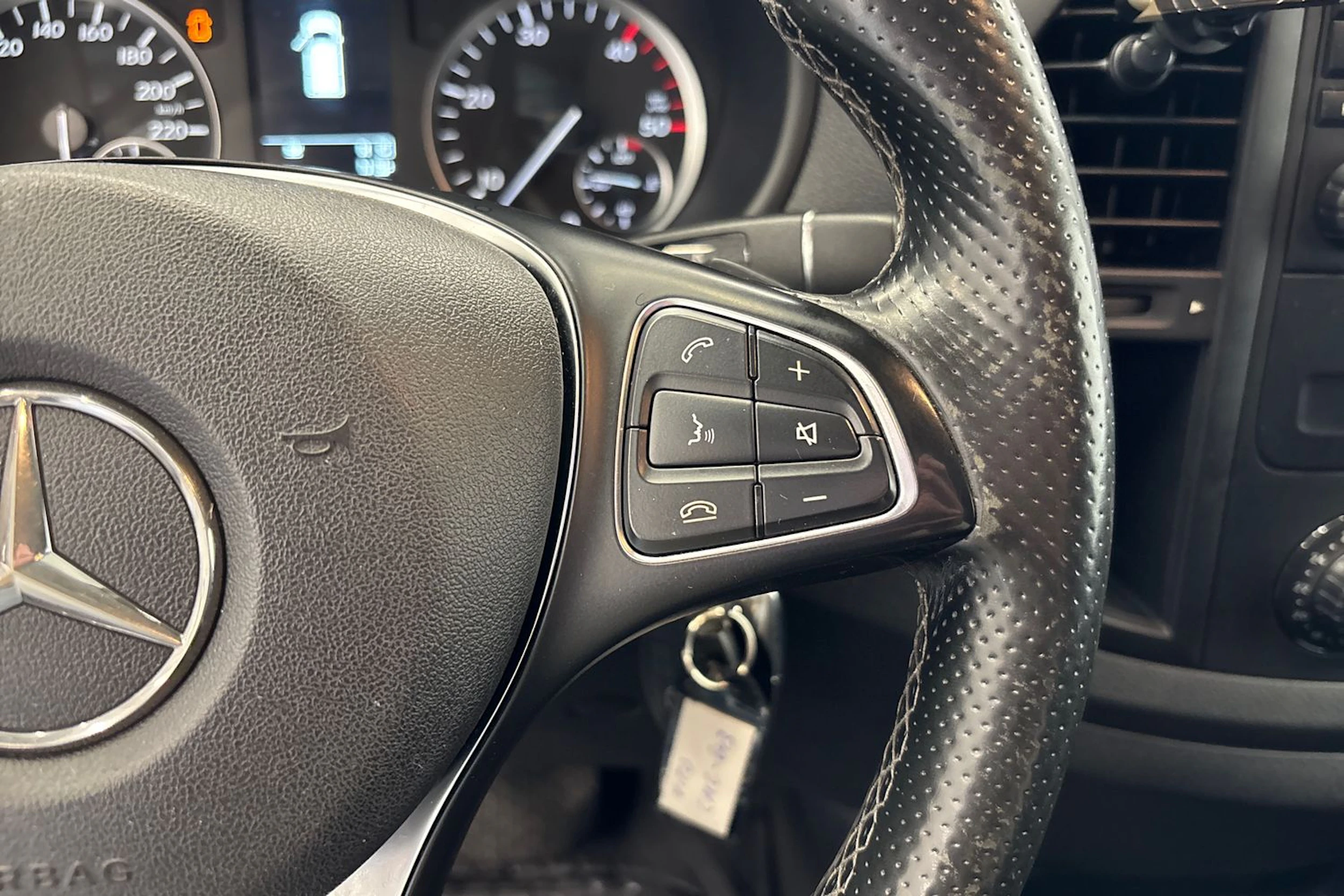 valkoinen Mercedes-Benz Vito 2015 kuva 21.