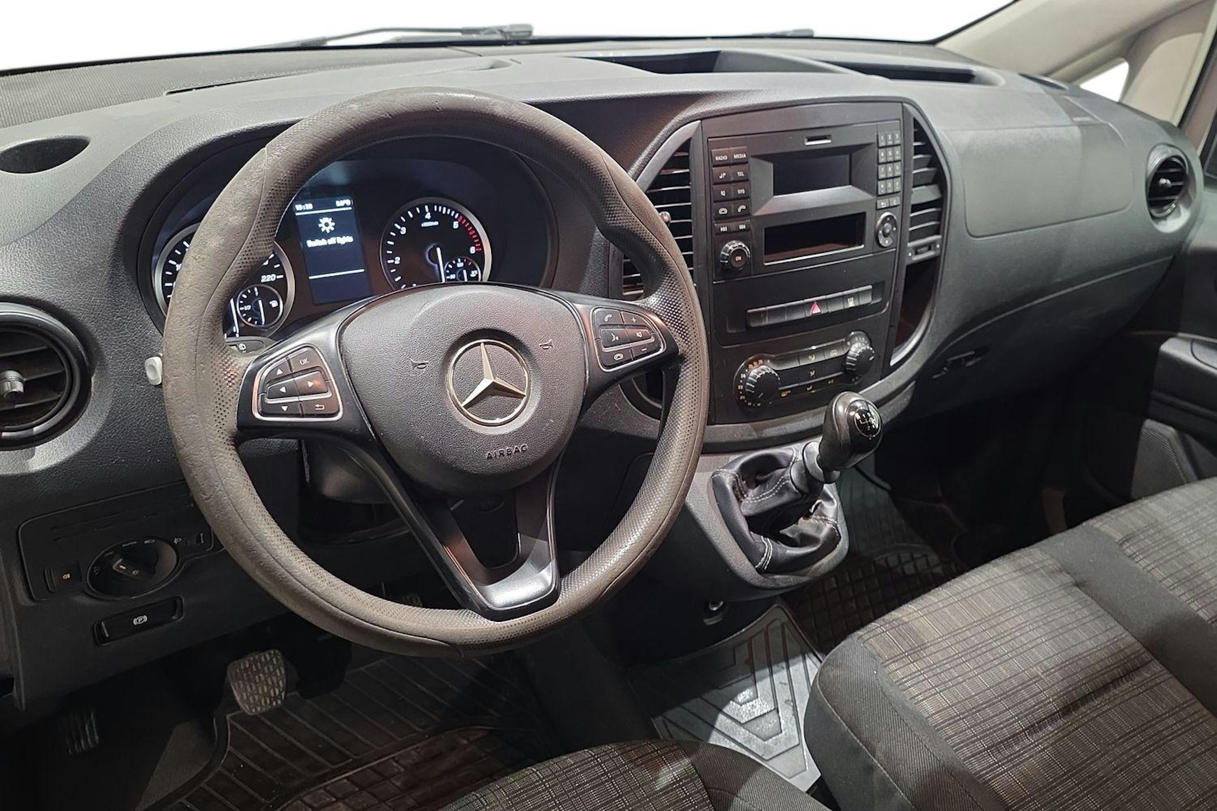 valkoinen Mercedes-Benz Vito 2015 kuva 9.