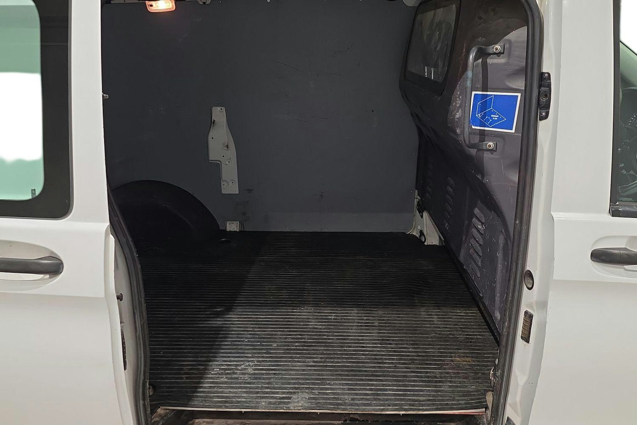valkoinen Mercedes-Benz Vito 2015 kuva 11.