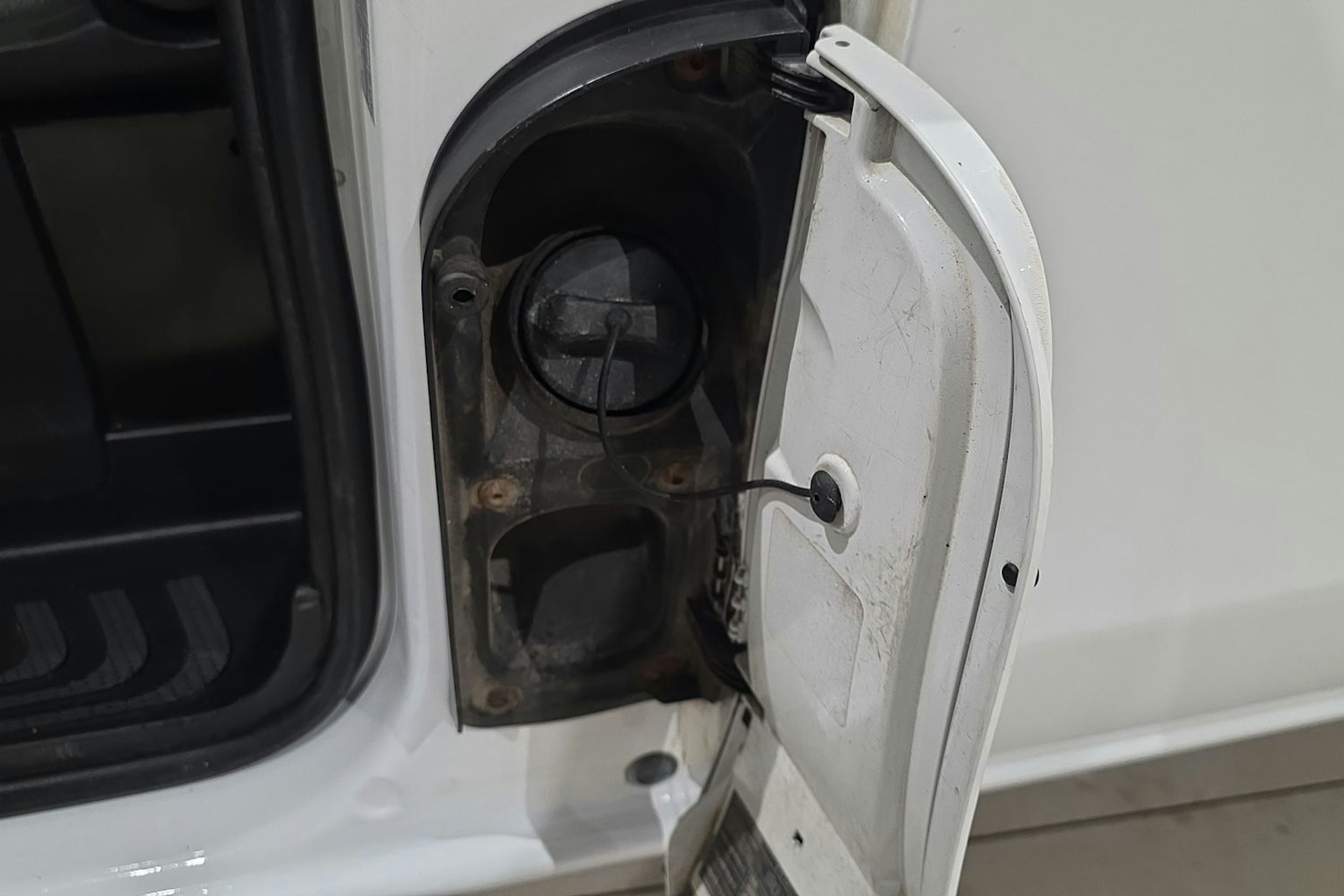 valkoinen Mercedes-Benz Vito 2015 kuva 17.