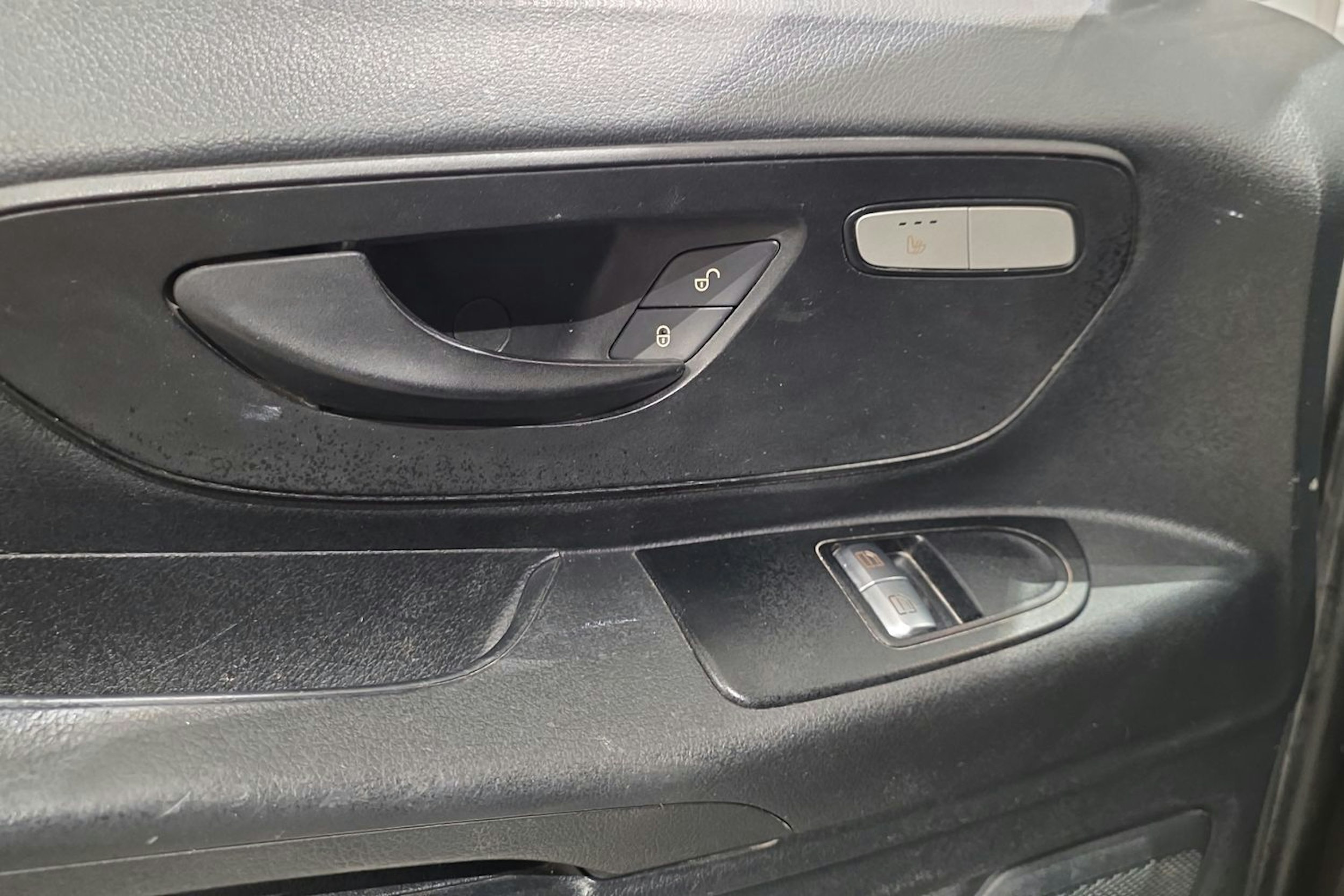 valkoinen Mercedes-Benz Vito 2015 kuva 18.