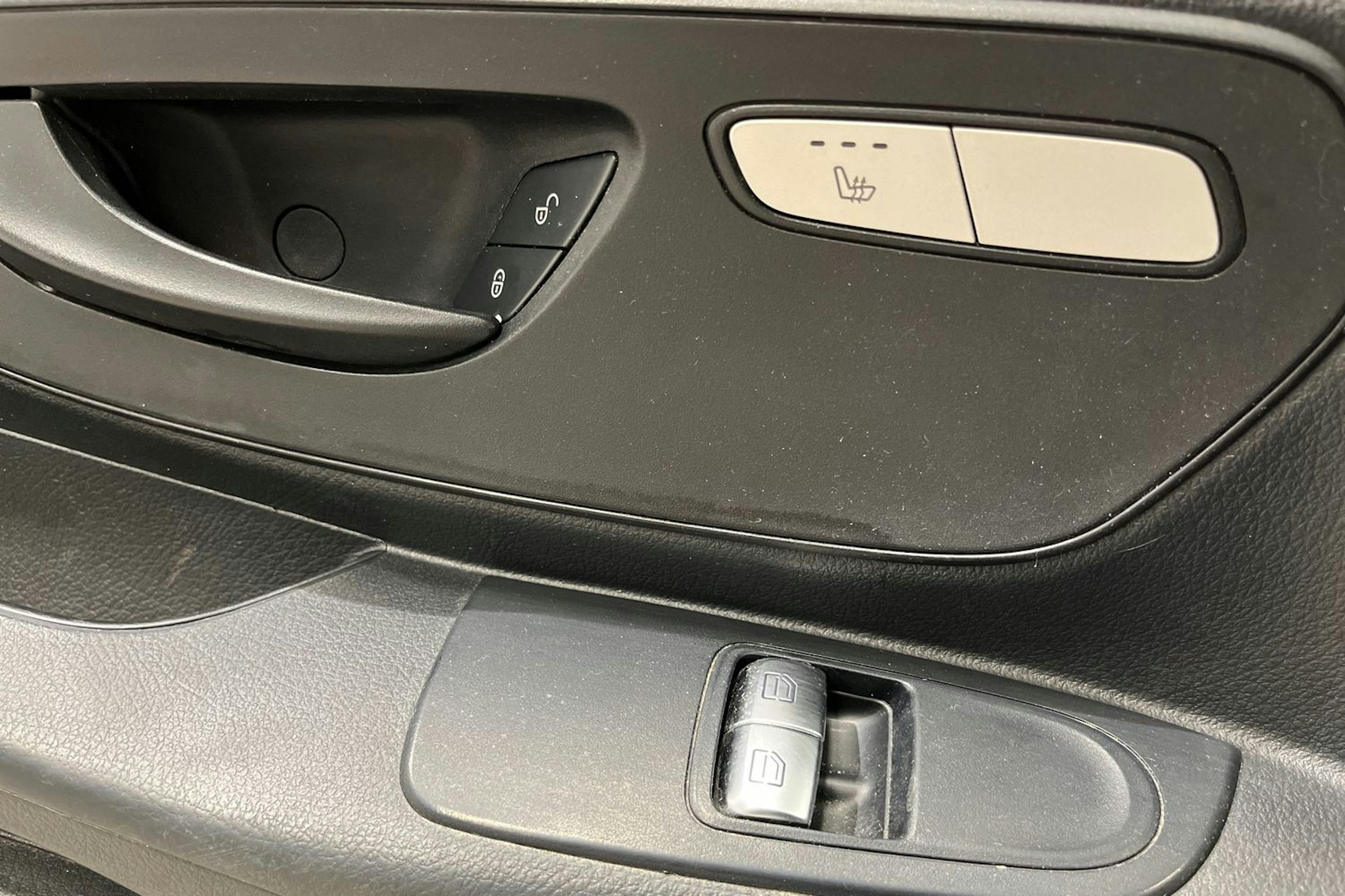 Valkoinen Mercedes-Benz Vito 2015 kuva 17.
