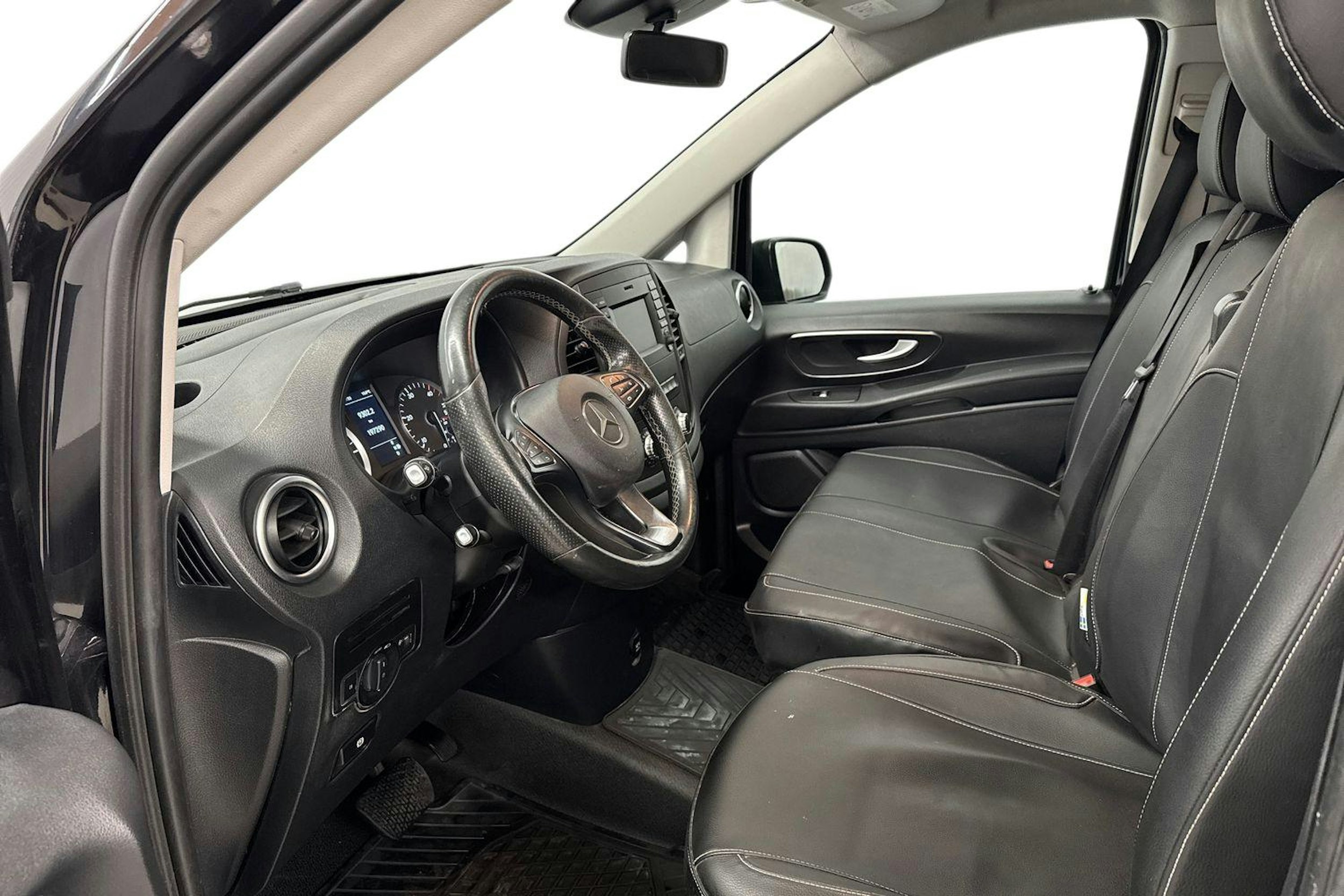 musta Mercedes-Benz Vito 2015 kuva 9.