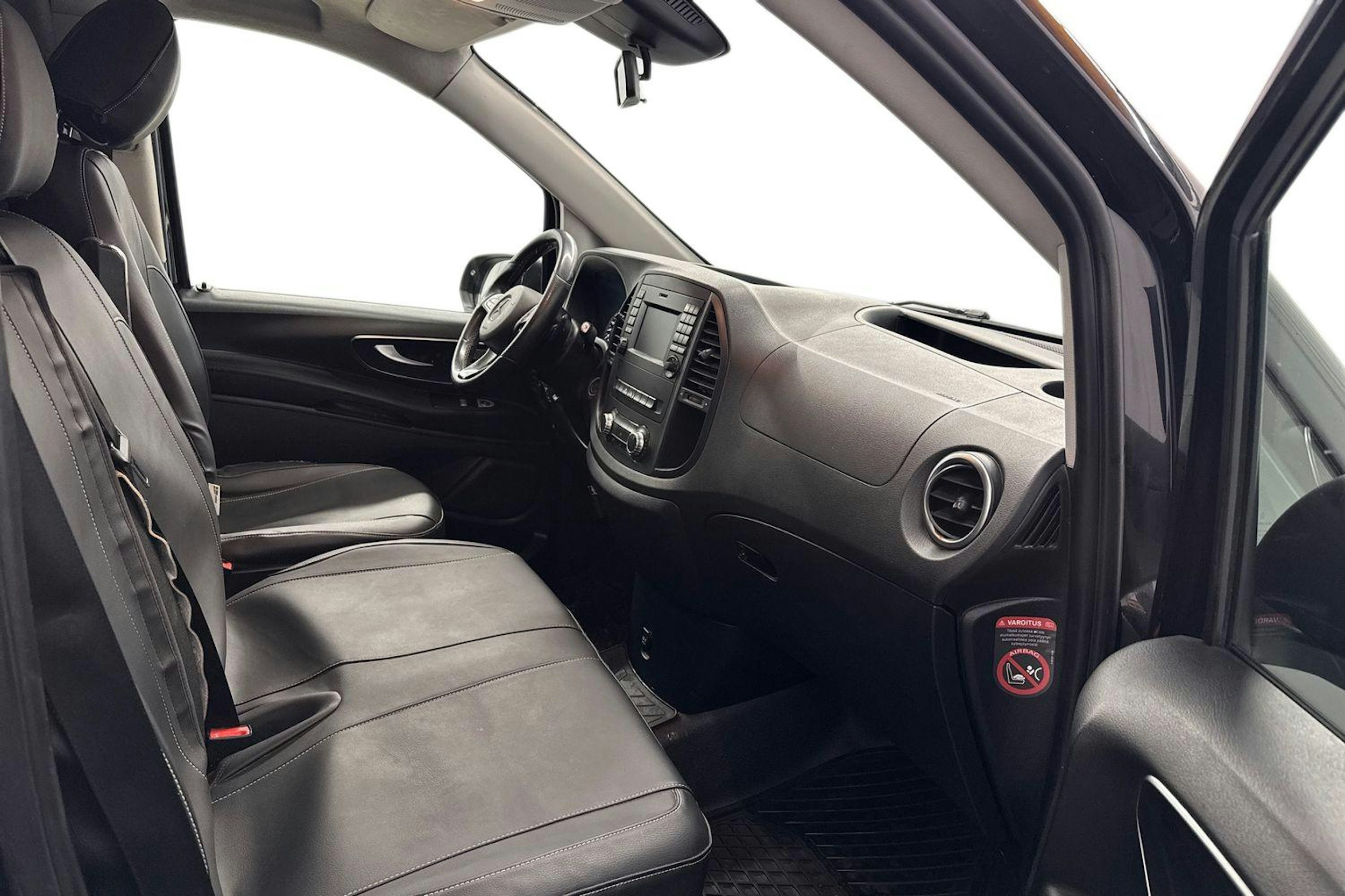 musta Mercedes-Benz Vito 2015 kuva 11.