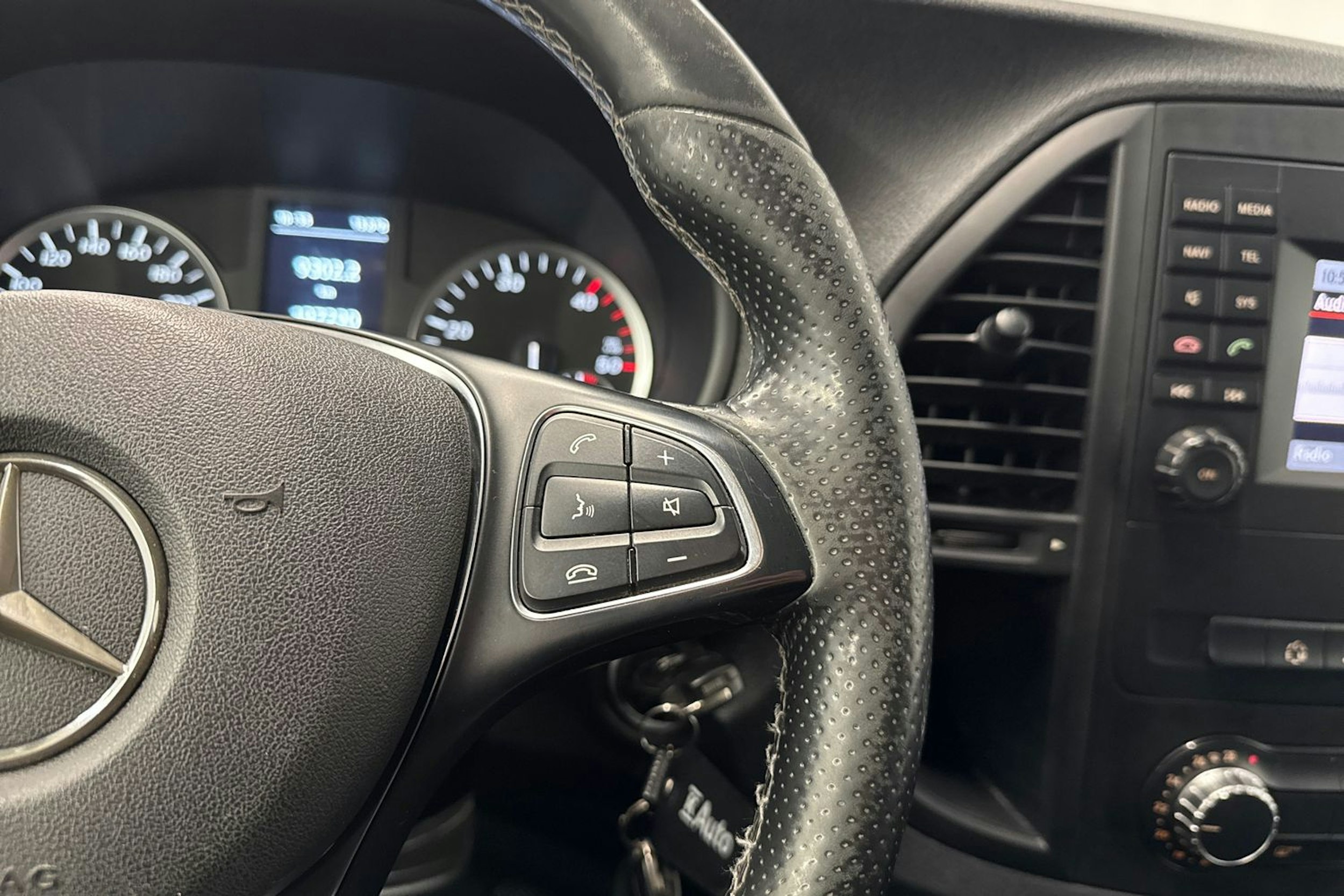 musta Mercedes-Benz Vito 2015 kuva 16.