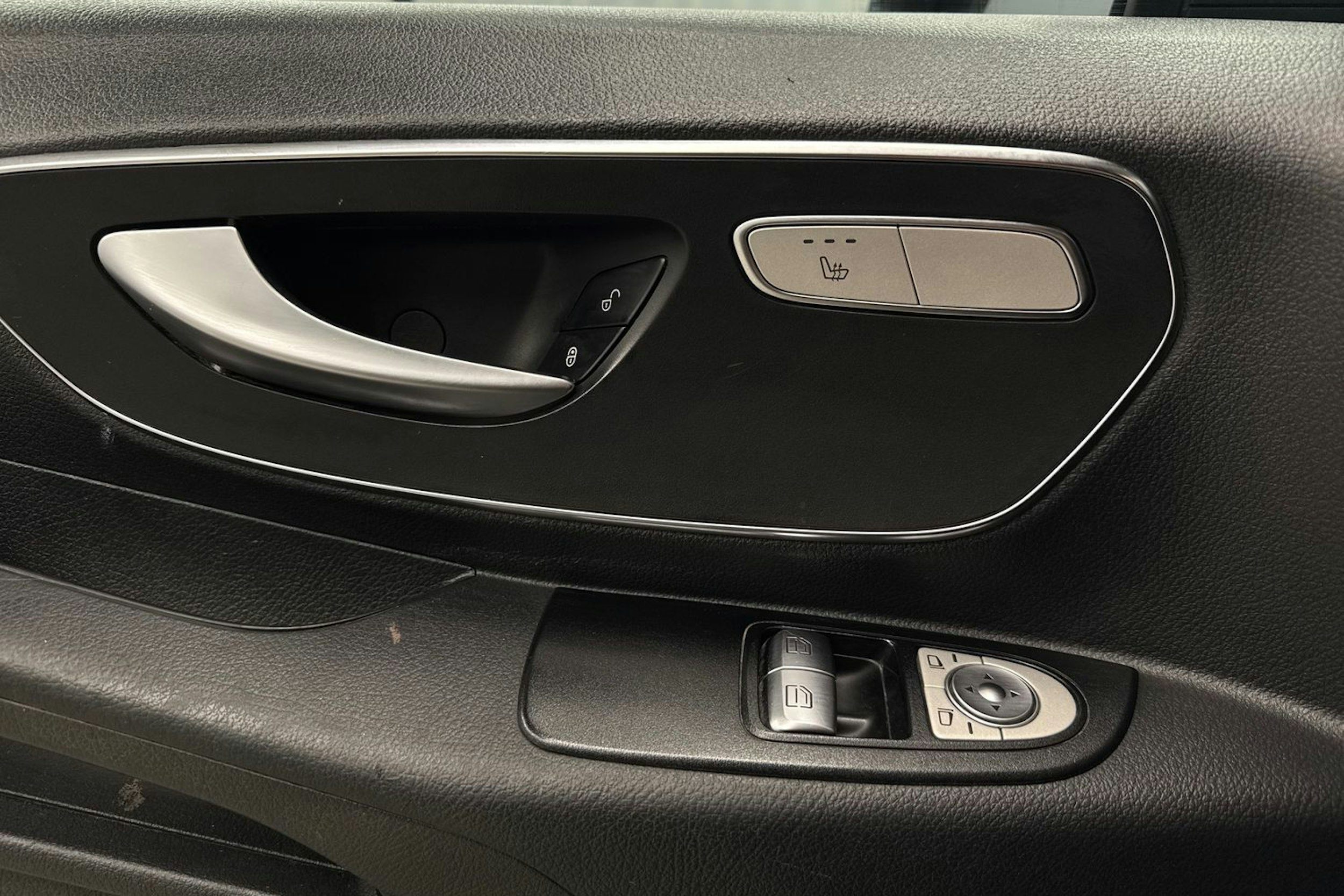 musta Mercedes-Benz Vito 2015 kuva 20.