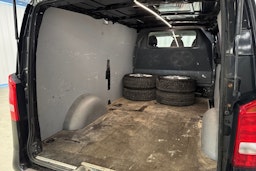 musta Mercedes-Benz Vito 2015 kuva 23.