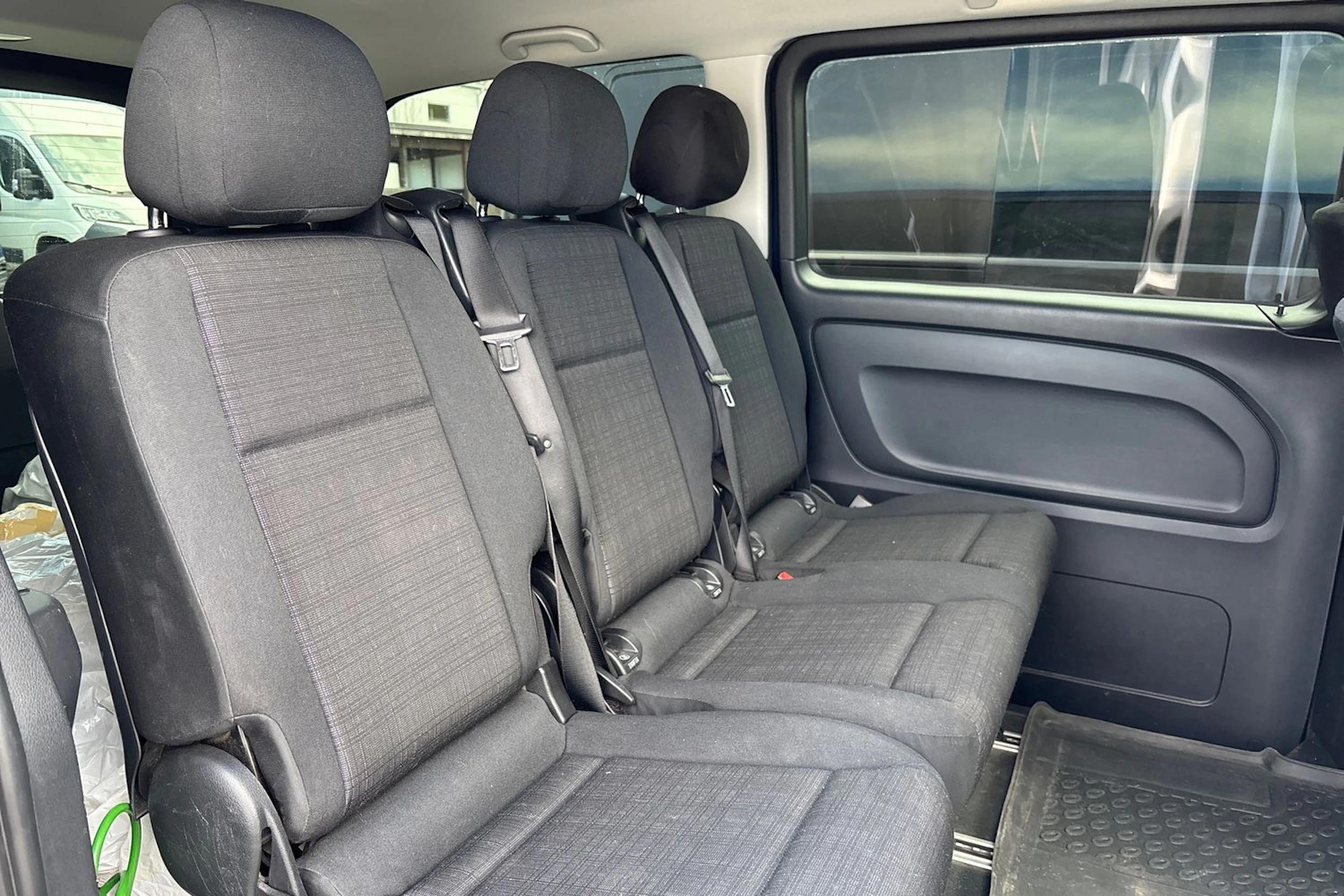 sininen Mercedes-Benz Vito 2015 kuva 4.