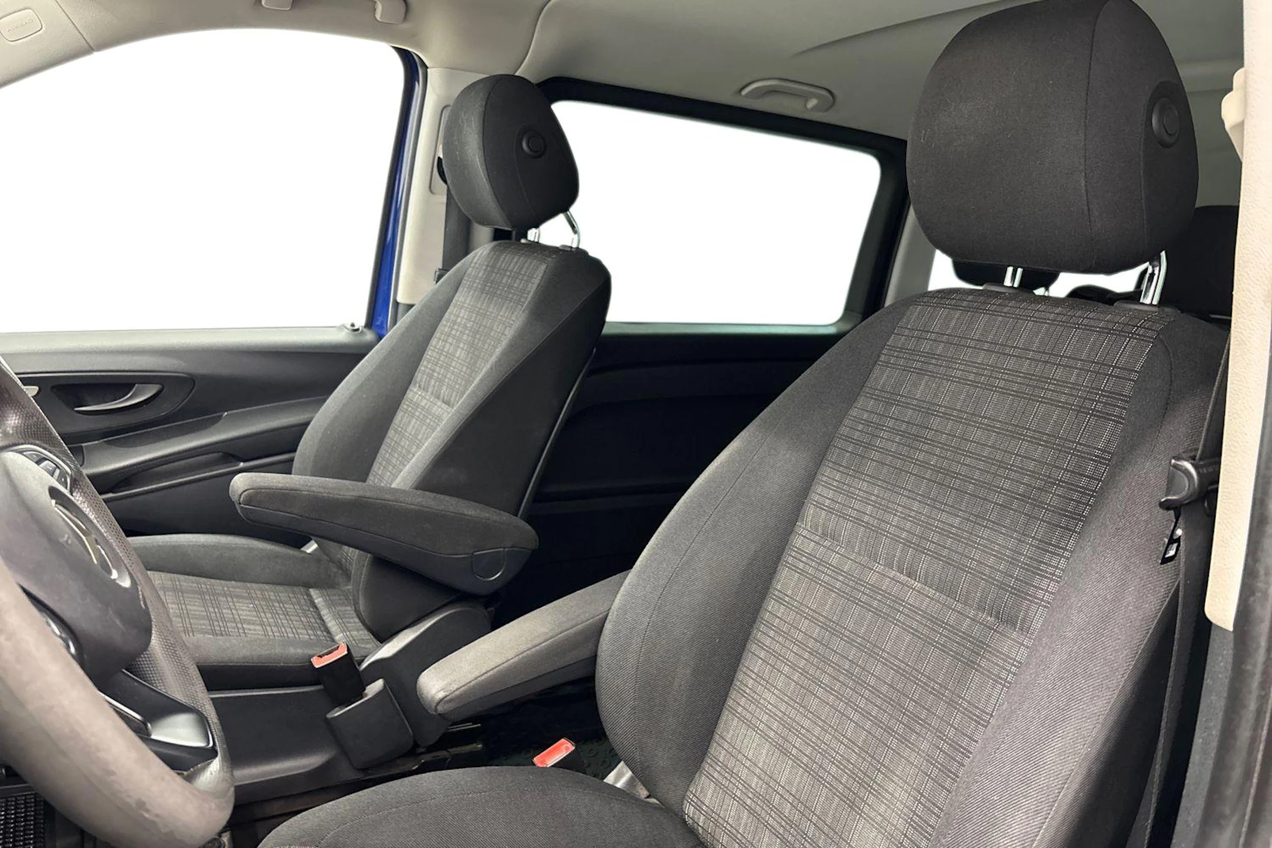 sininen Mercedes-Benz Vito 2015 kuva 11.