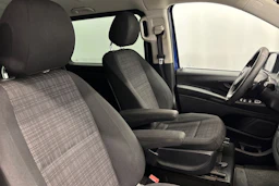 sininen Mercedes-Benz Vito 2015 kuva 19.